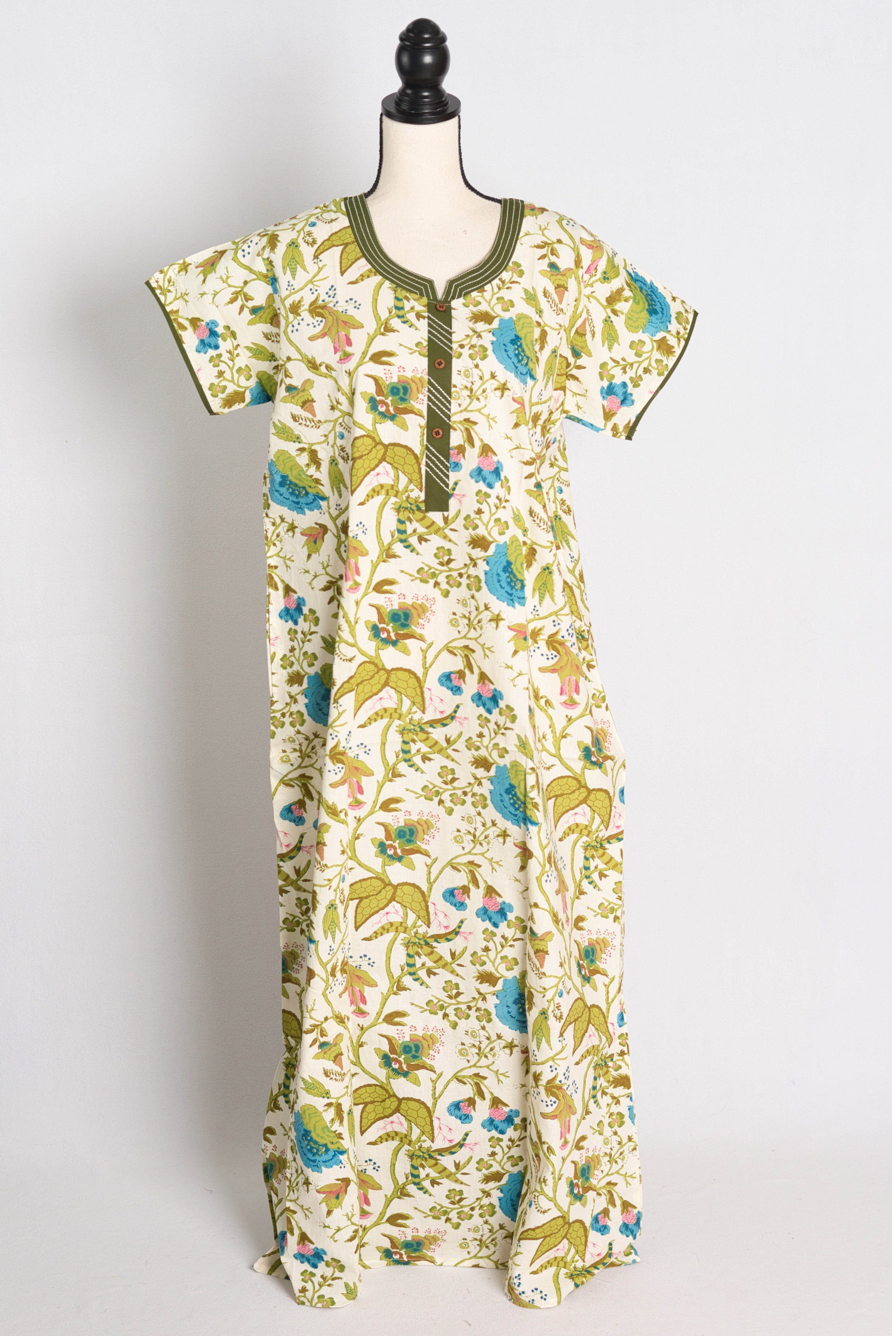 Printed White and Green Cotton Nightwear in Regular Size