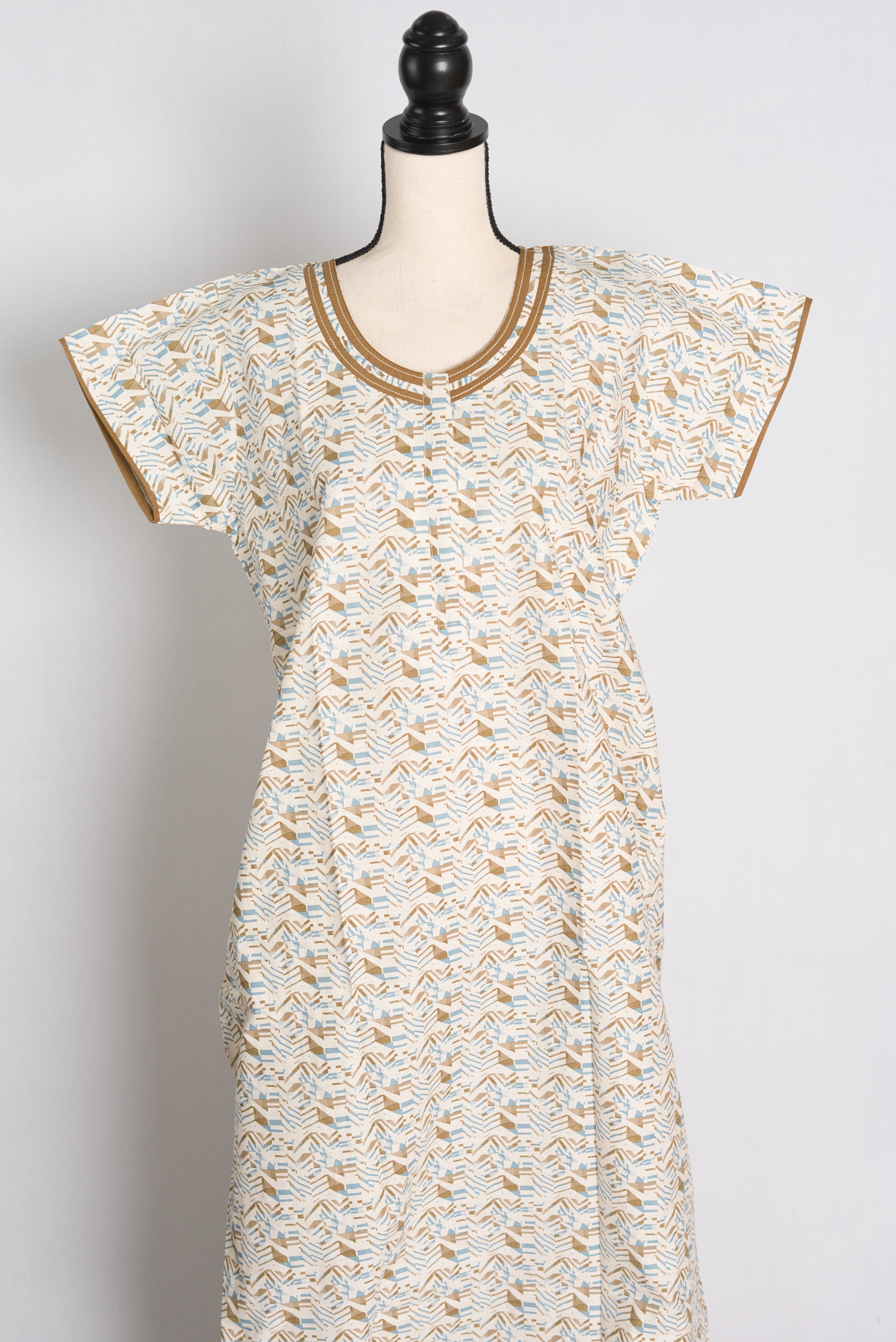 Printed White and Green Cotton Nightwear in Regular Size