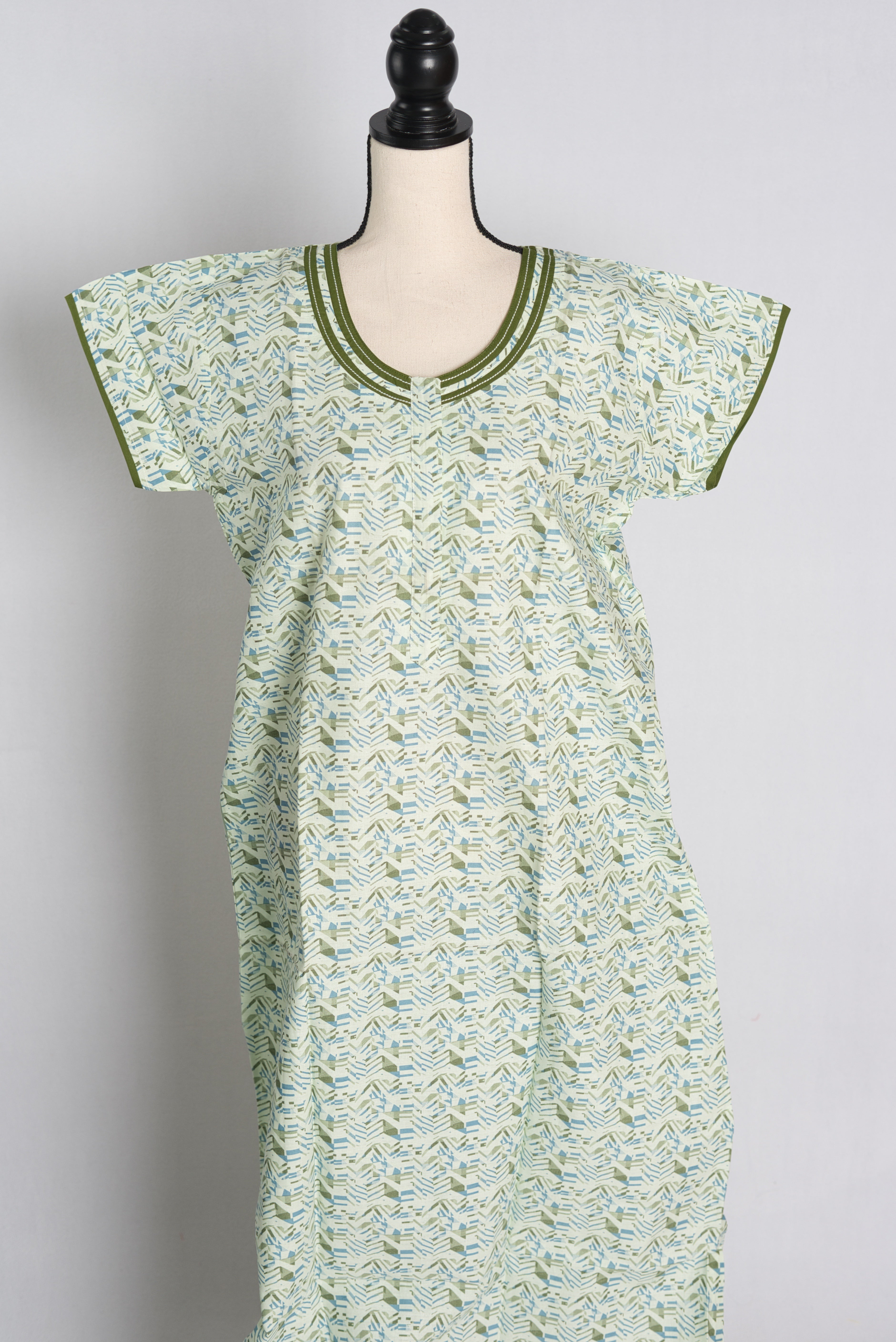 Printed Green Cotton Nightwear in Regular Size