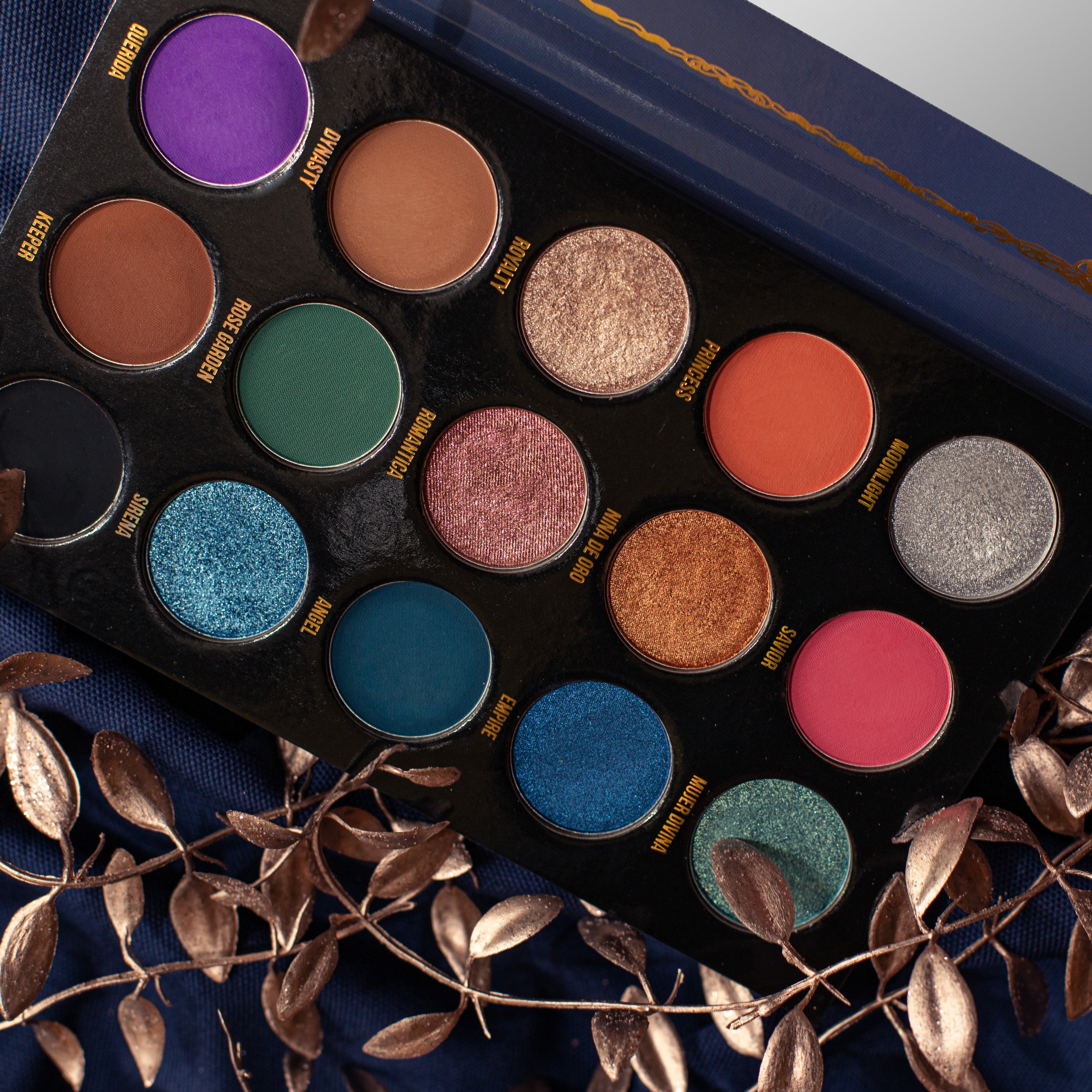 Divina Eyeshadow Palette