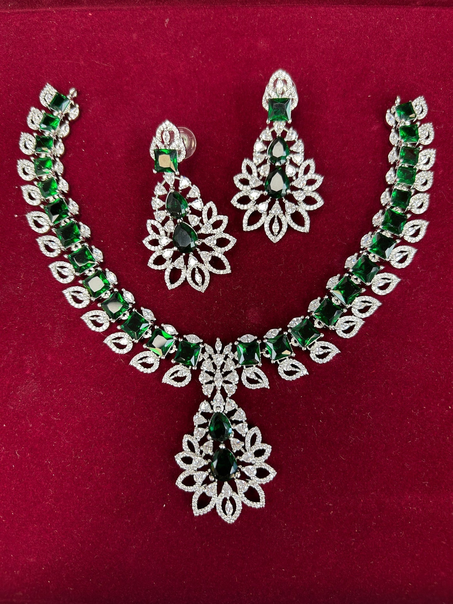Statement necklace set