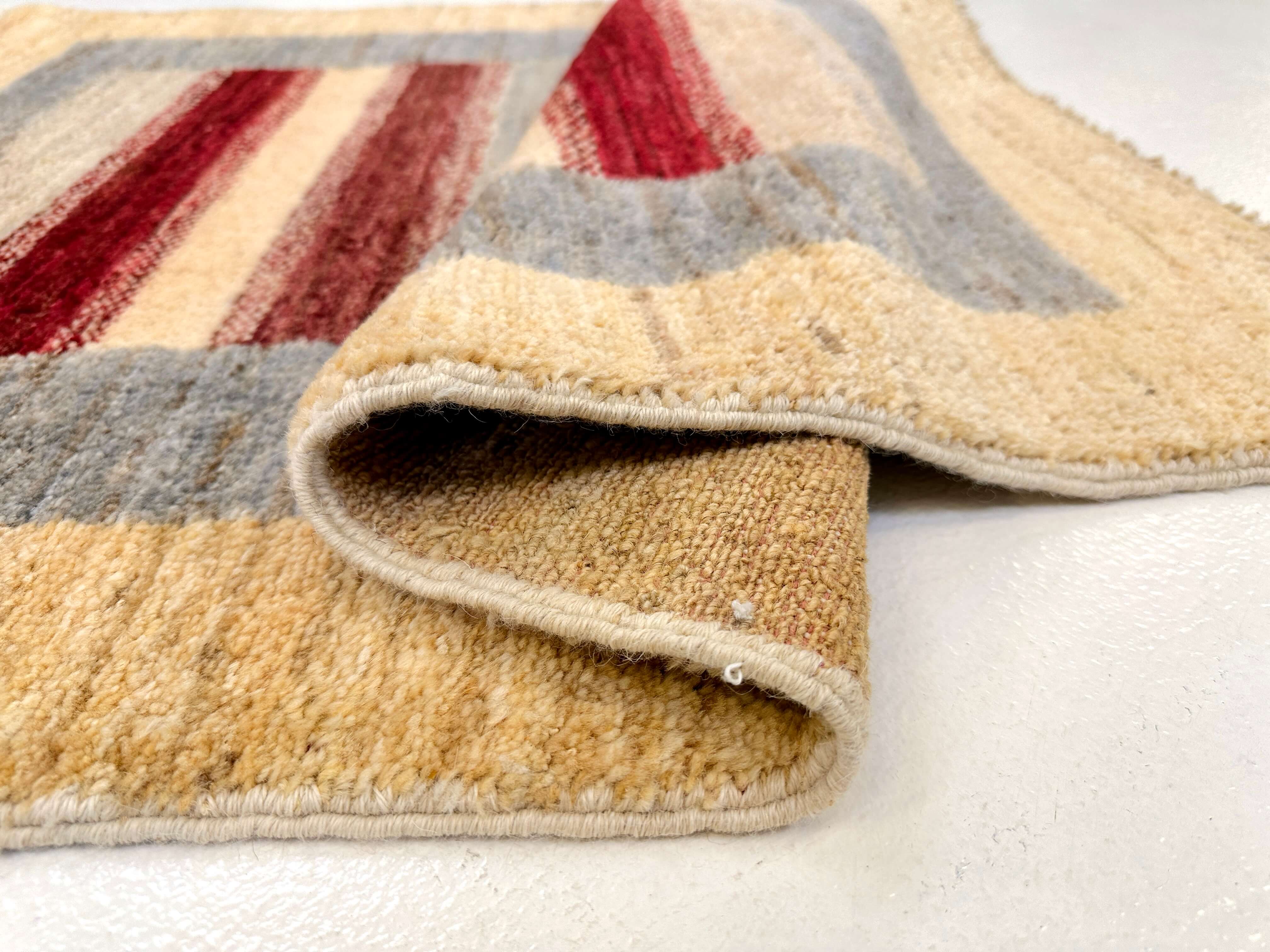 Gabbeh 2'08"x3'11" ivory/multicolor
