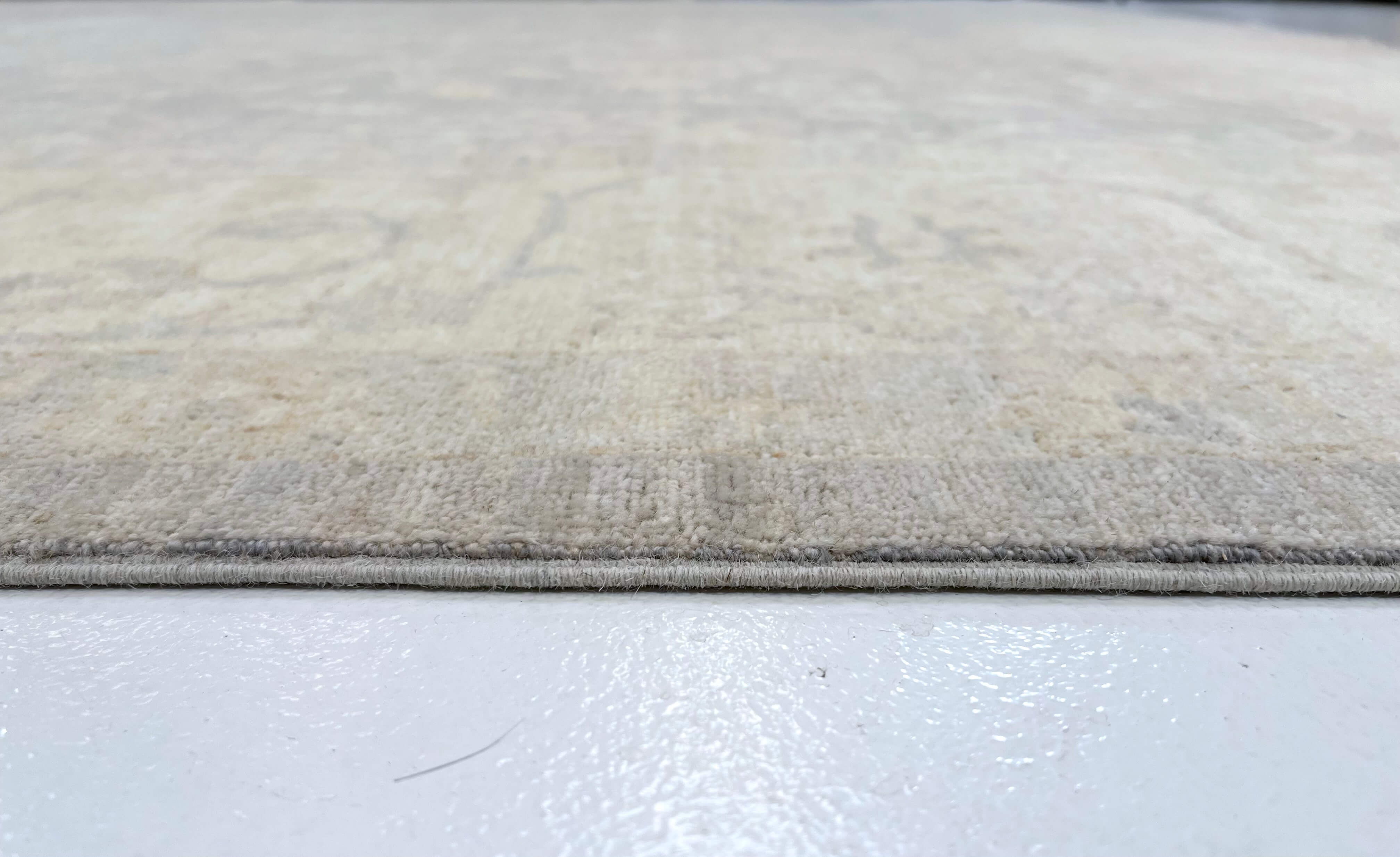 WhiteWash Chobi 10'00" x 13'05" lt.gry/ivo