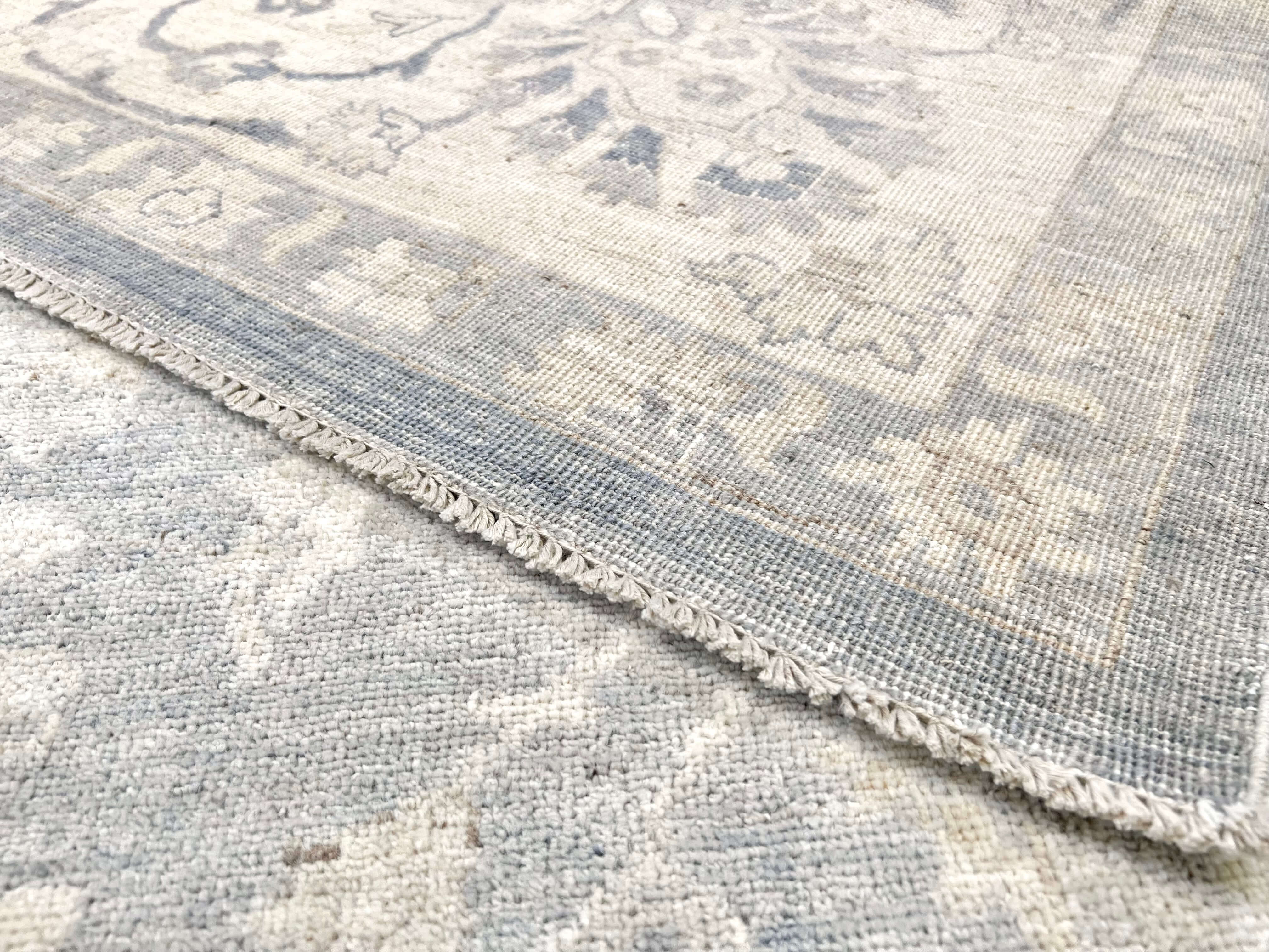 WhiteWash Chobi 10'00" x 13'05" lt.gry/ivo