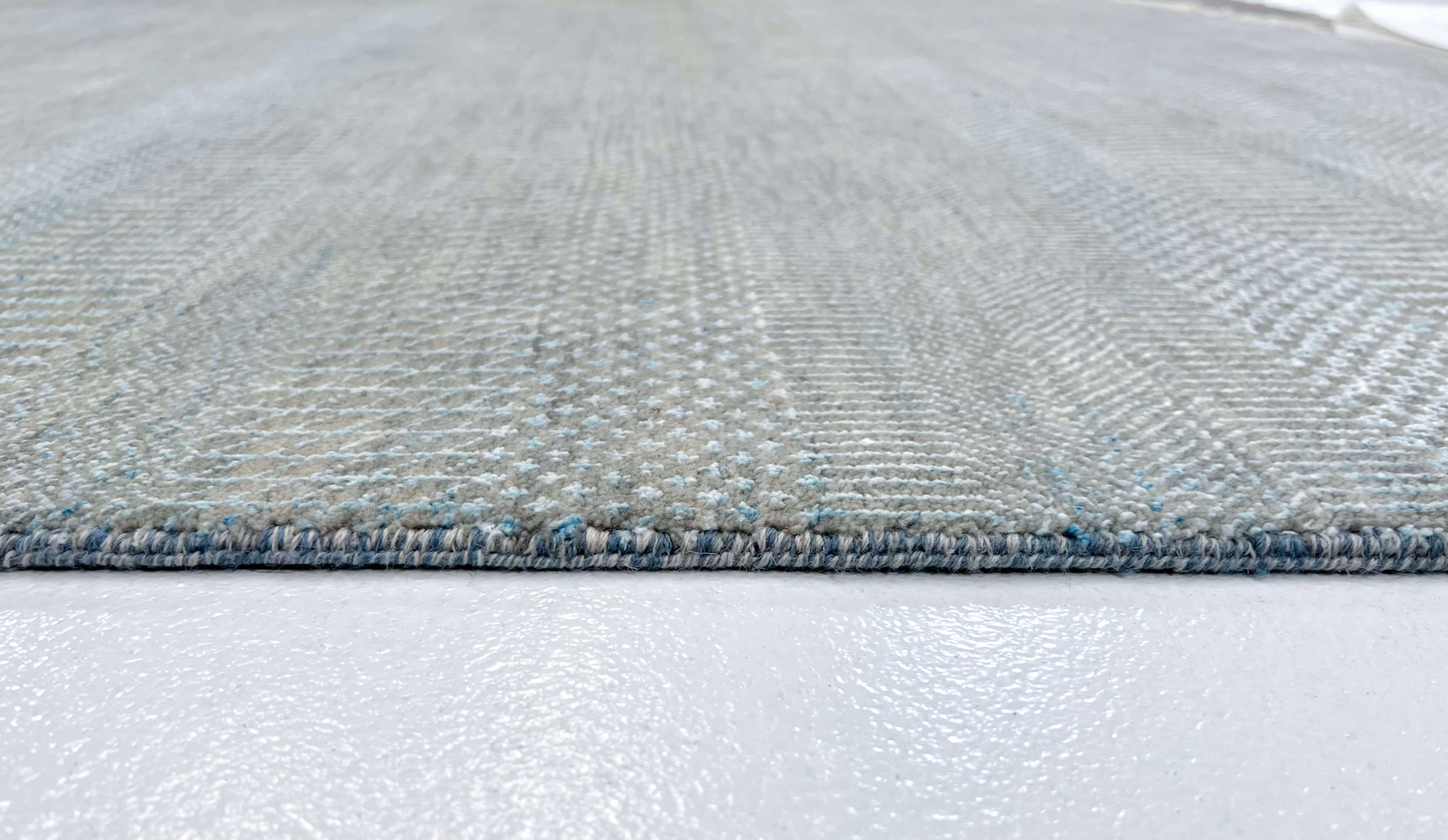 Durva/Grass Design (9'01"x12'02") lt.blue/gray