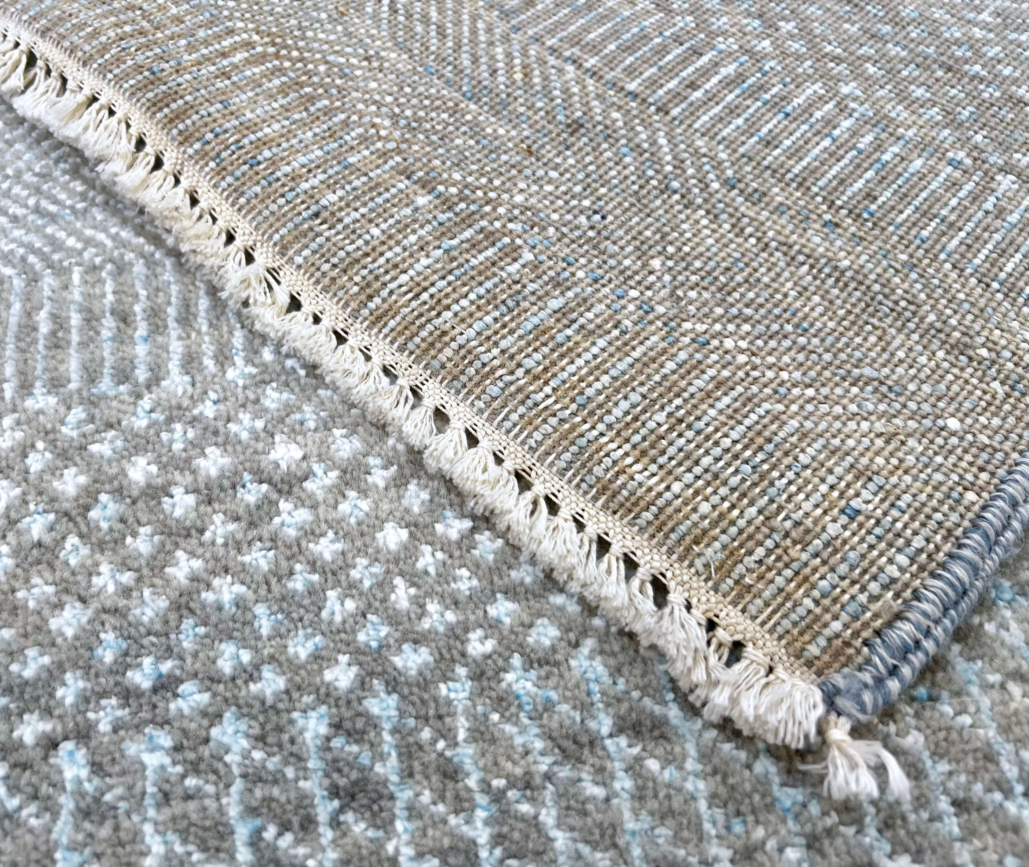 Durva/Grass Design (9'01"x12'02") lt.blue/gray