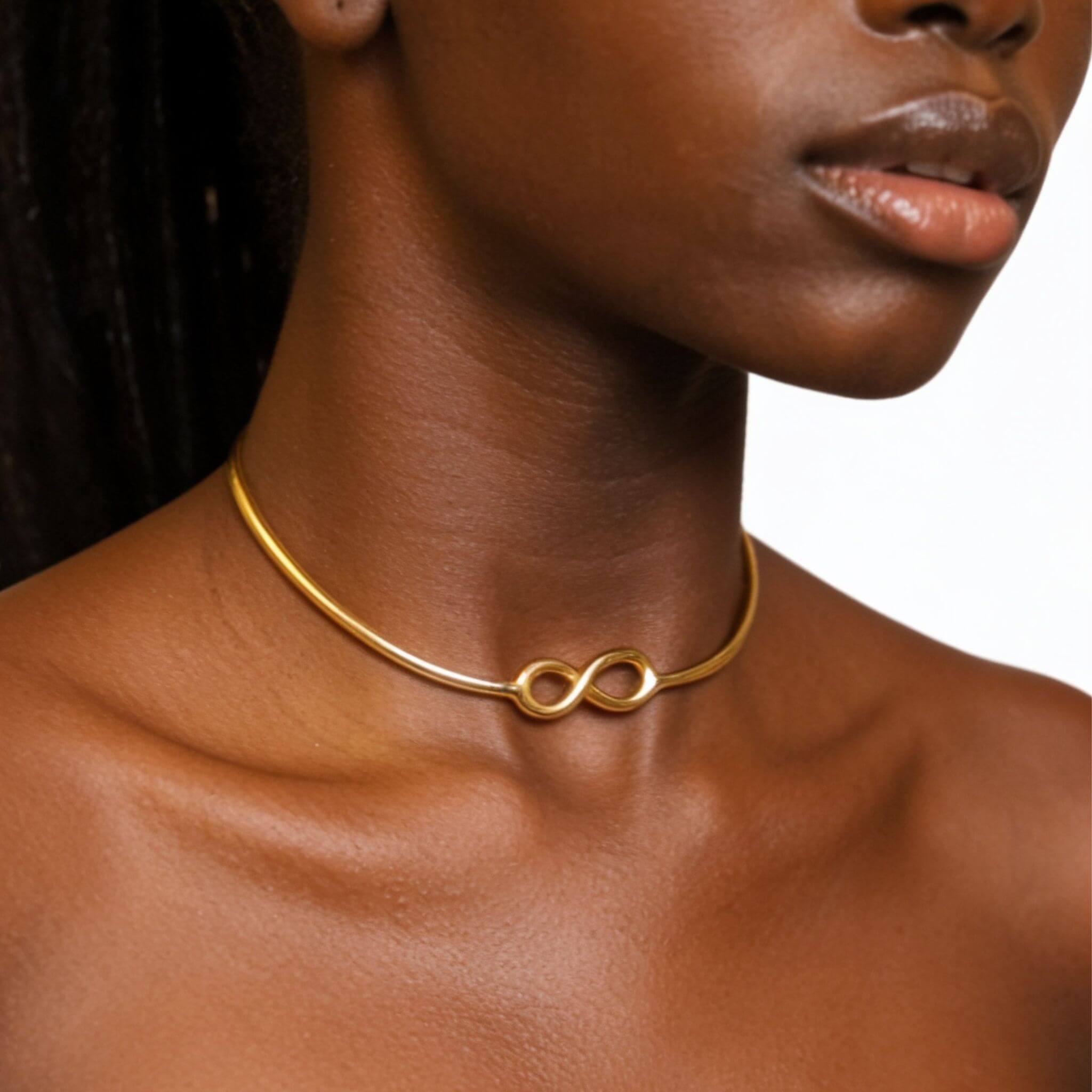 Saya Infinite Cuff choker Necklace