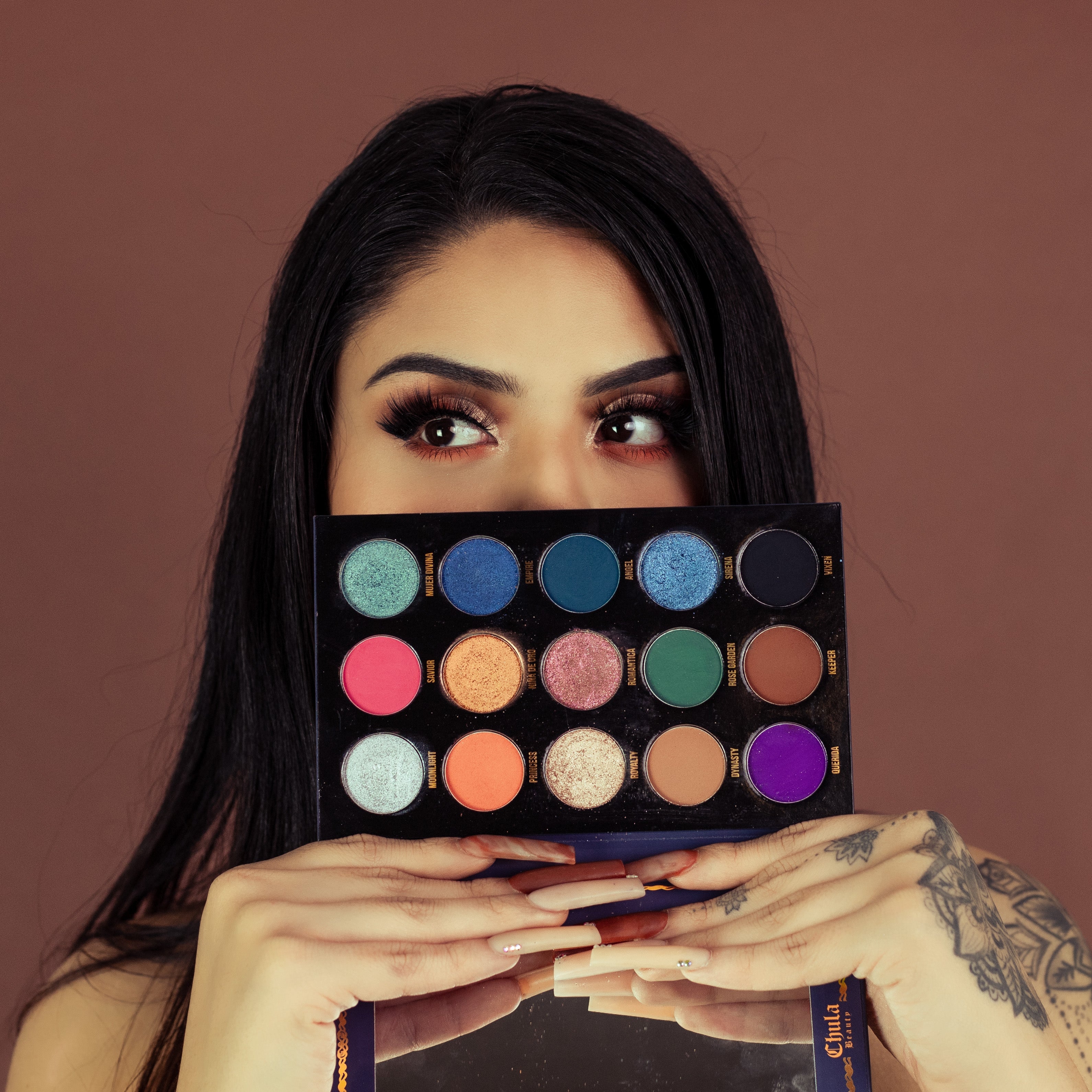 Divina Eyeshadow Palette
