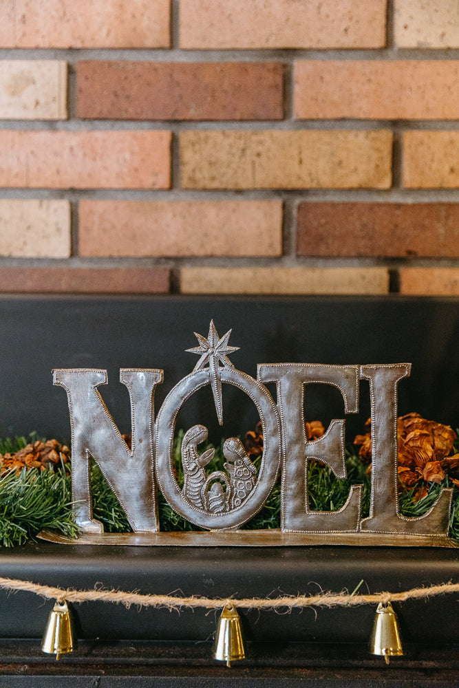 NOEL Standing Art