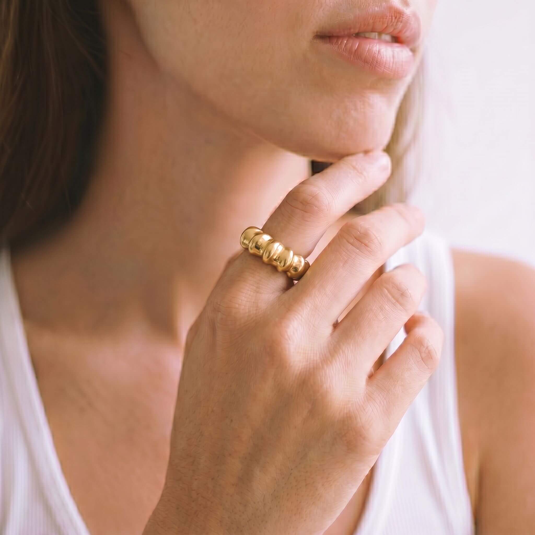 Rica Cobbled Band Ring for Men and Women