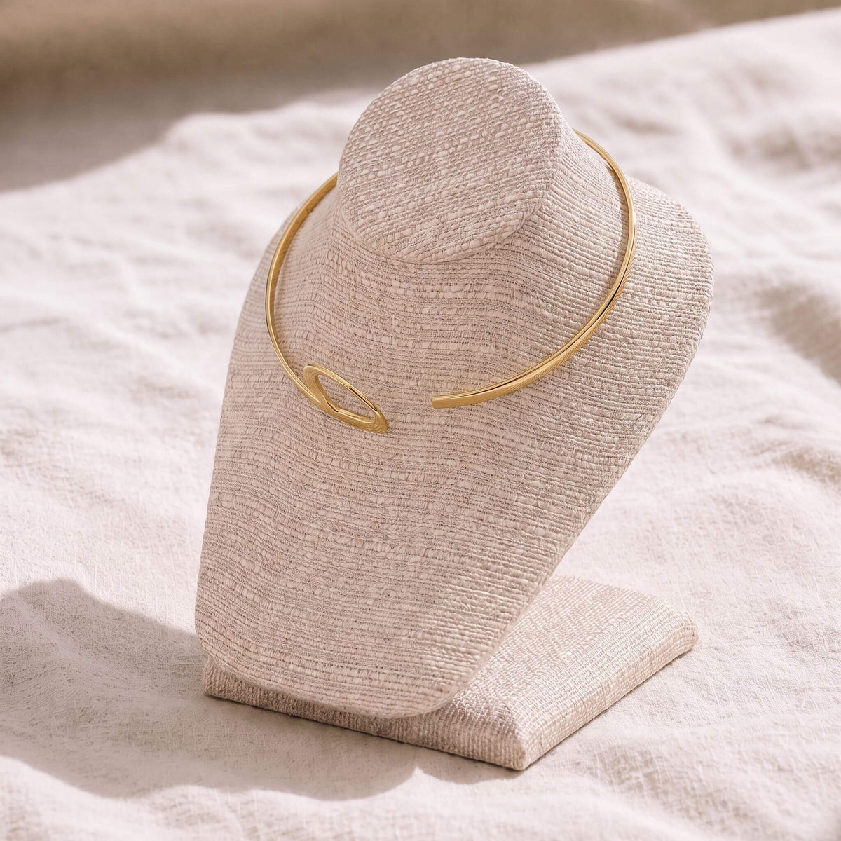 Pindu Open Collar Necklace Choker