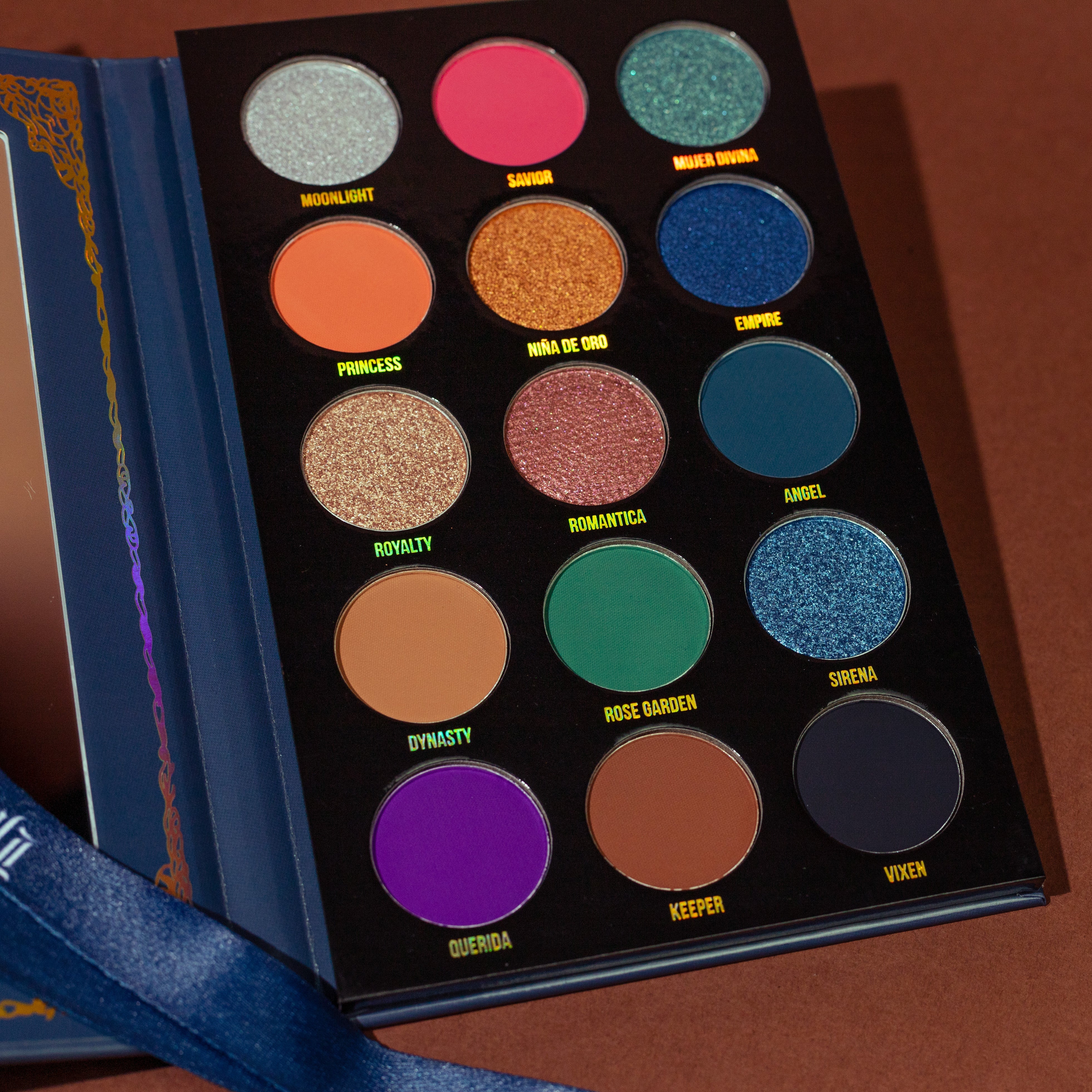 Divina Eyeshadow Palette