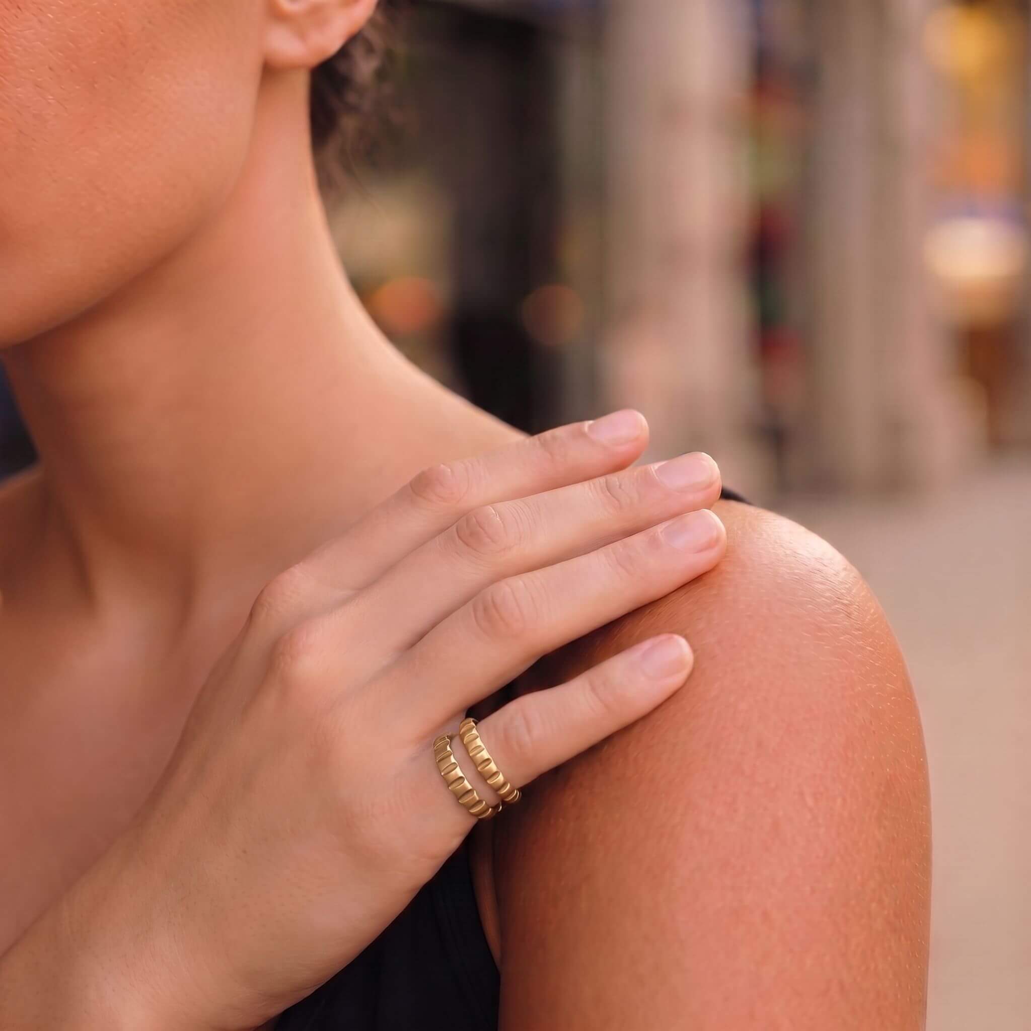 Matata Ribbed Ring for Men and Women