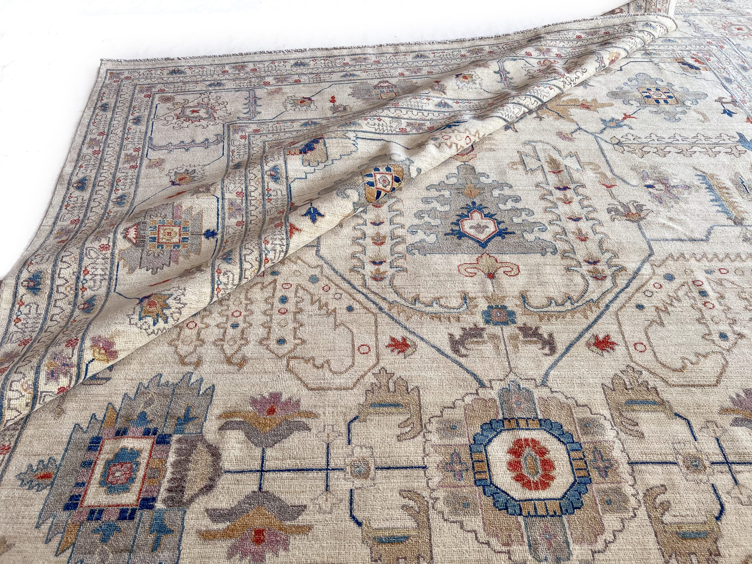 Afgahn Oushak (9'10"x14'00") ivory