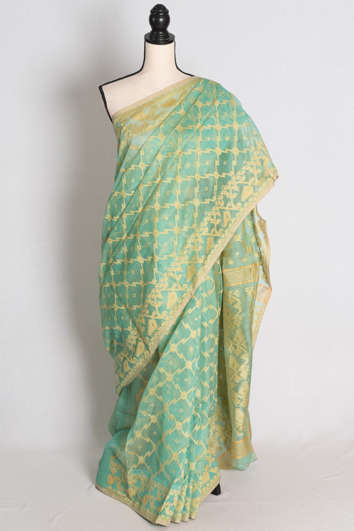 Sheuli – Pastel Green and Beige Soft Jamdani Saree