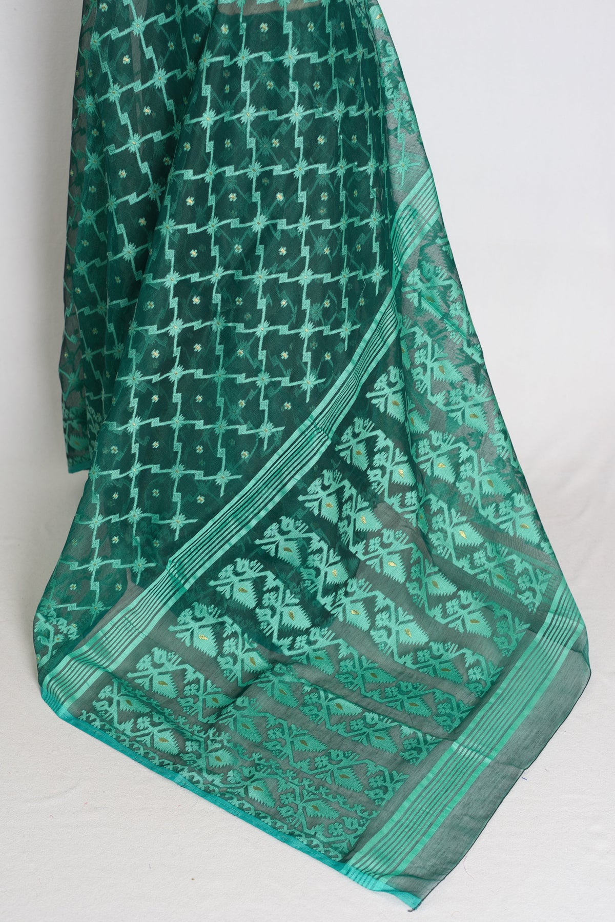 Siya : Emerald Green Soft Blended Cotton Jamdani Saree