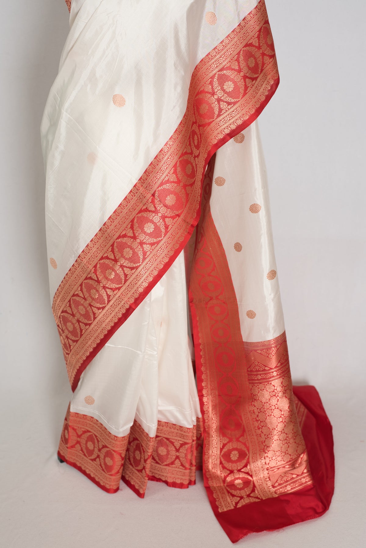 Shreya : White and Red Handwoven Katan Silk Banarasi Saree | Silk Mark Certified