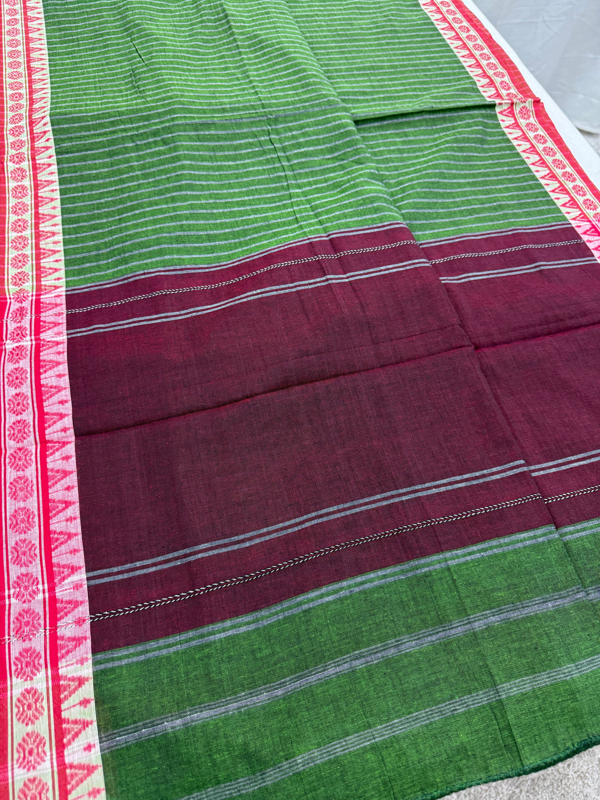 Bina : Heena Green Red Soft Cotton Dhaniakhali Saree