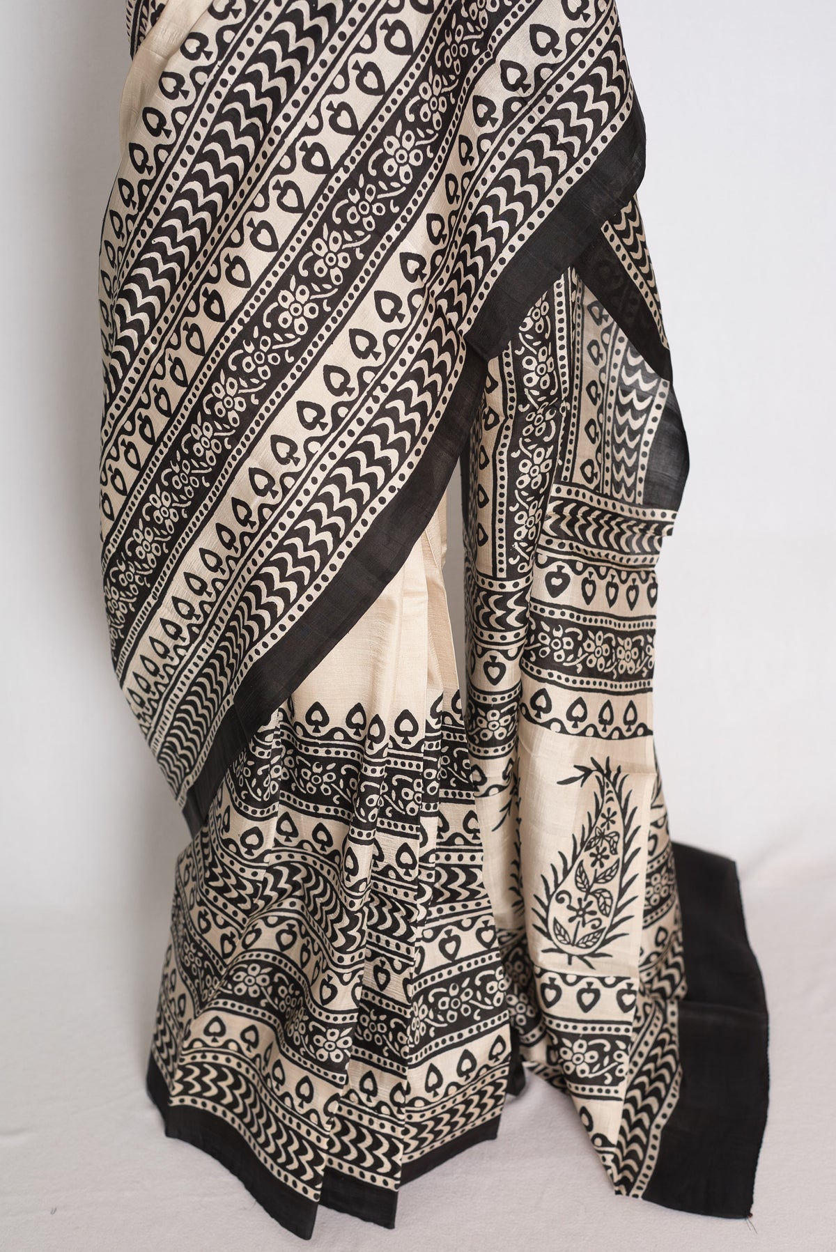 Nandini | Off-White & Black 3-Ply Murshidabad Block Printed Pure Silk Saree