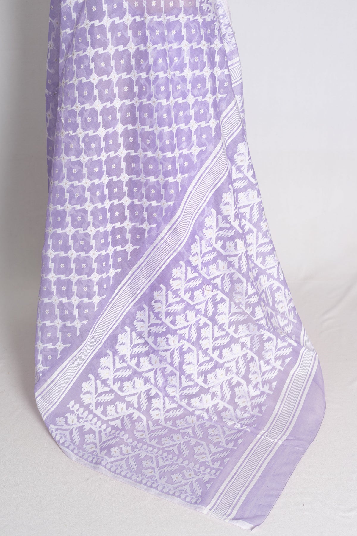 Priti – Light Purple and White Soft Jamdani Saree
