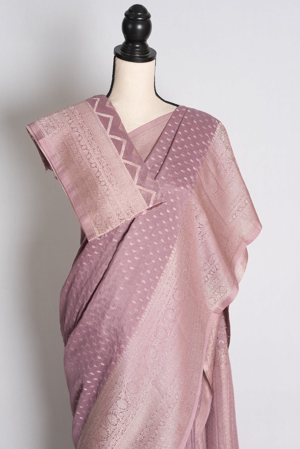 Indira: Pastel Mauve Lightweight Semi Georgette Banarasi Saree