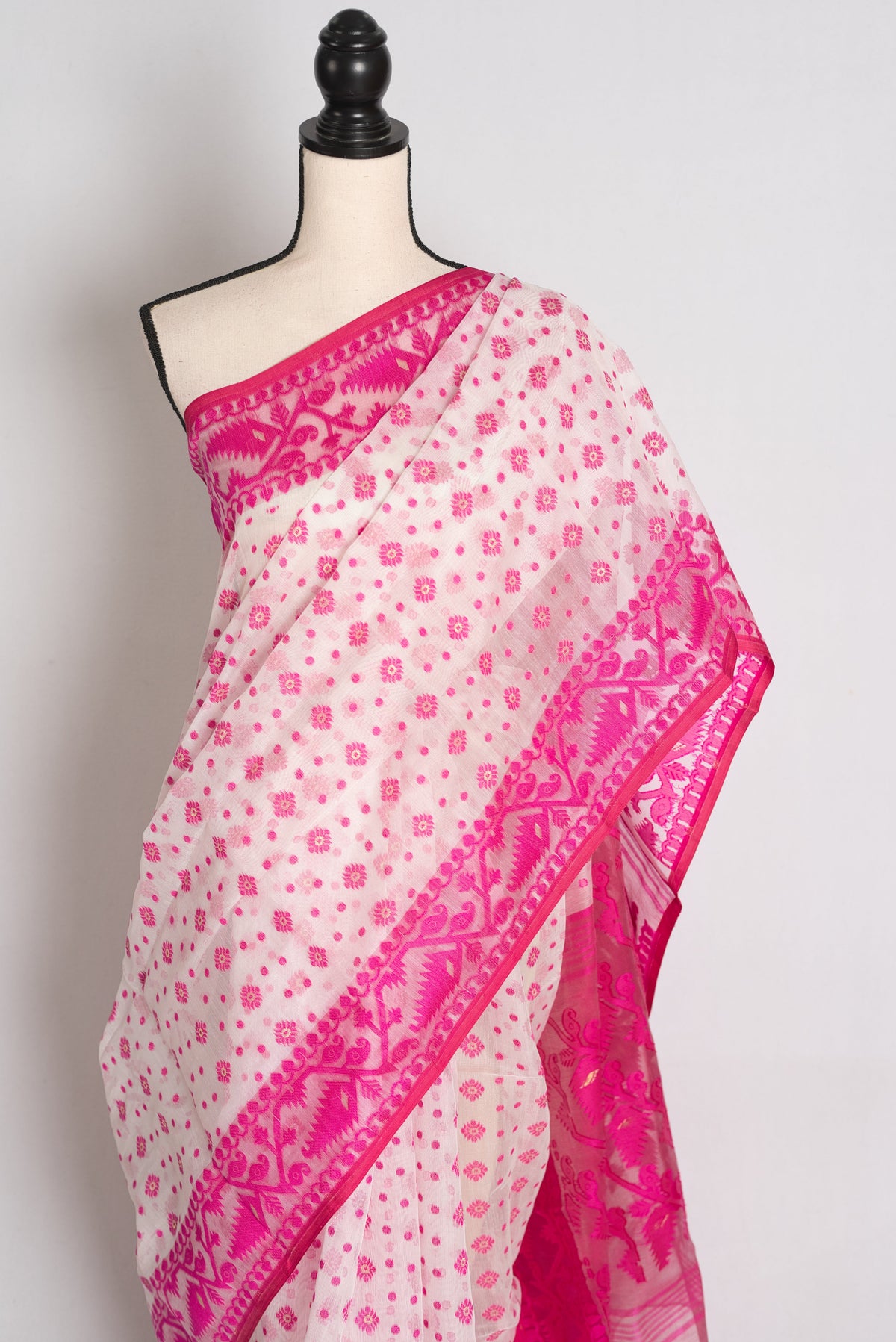 Niva : White and Pink Soft Blended Cotton Bengali Jamdani Saree