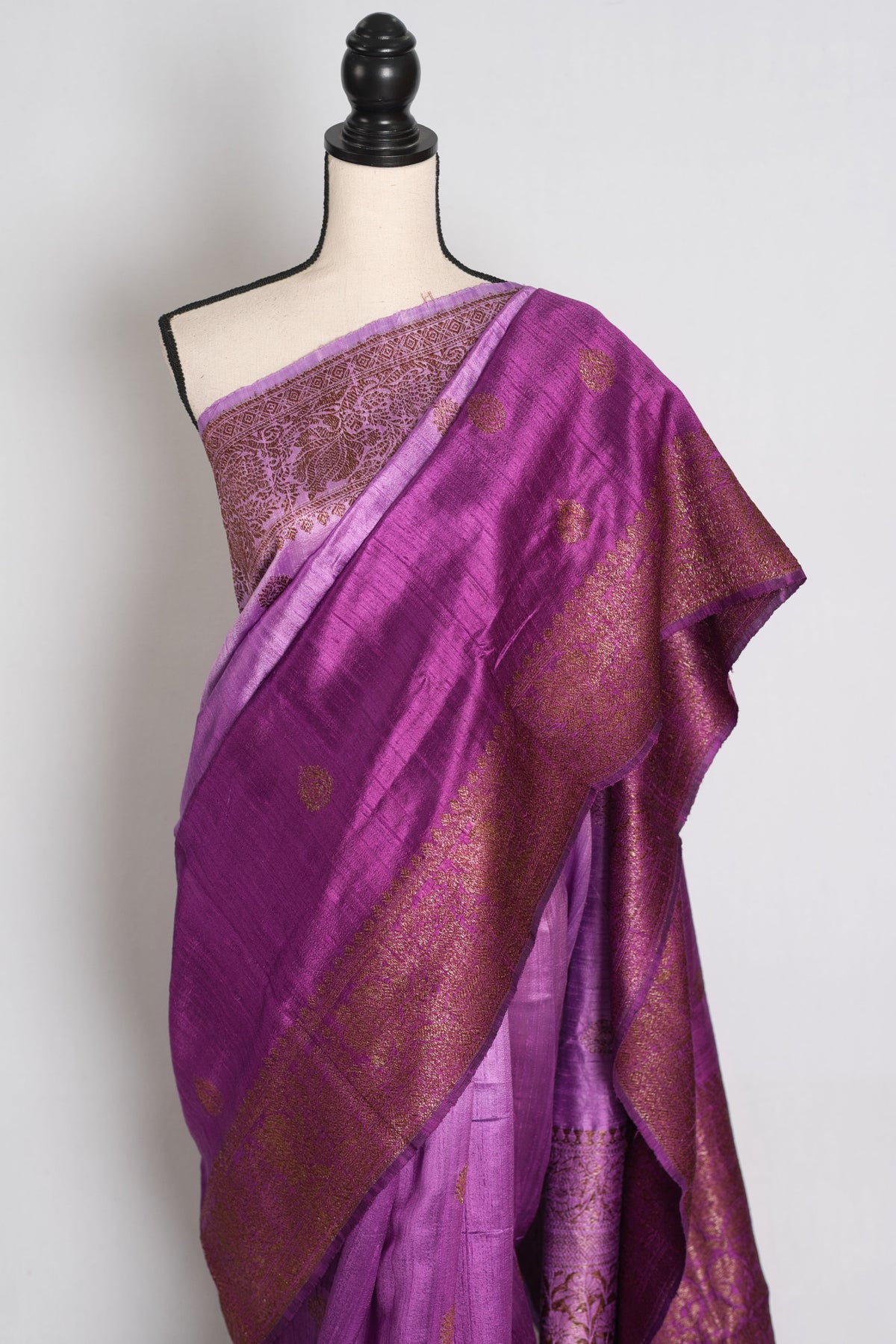 Gracy : Shades of Mauve Purple Ombre Hand Woven Raw Silk Banarasi Saree