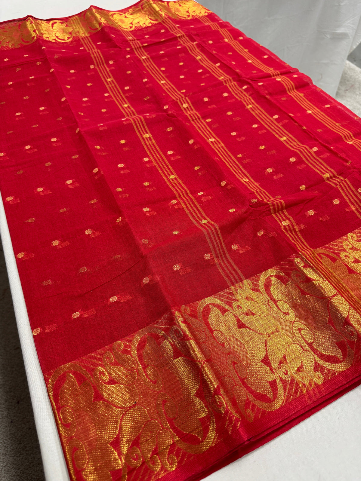 Apala : Crimson Red and Gold Bengal Handloom Pure Cotton Tant Saree