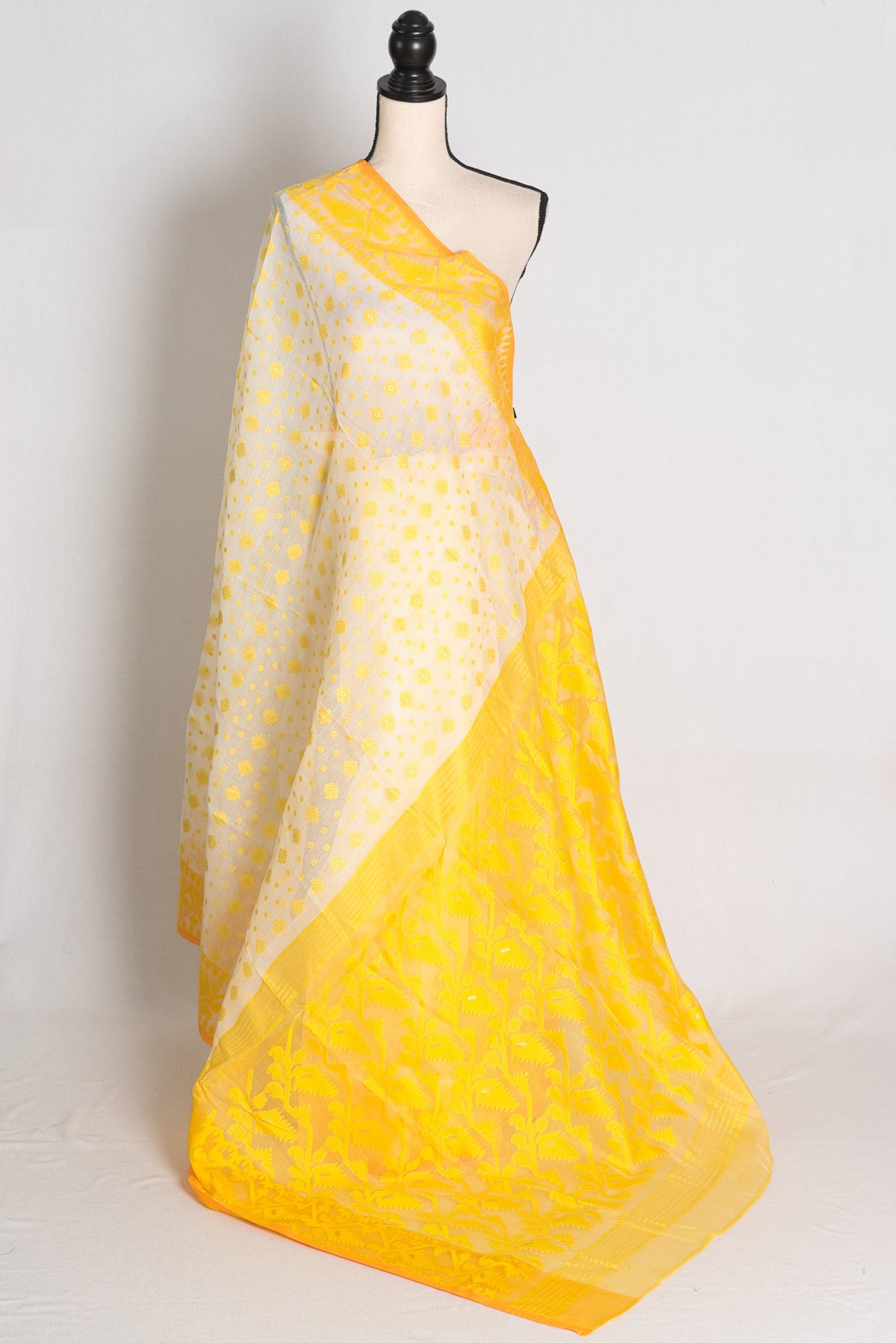 Mitra – Off White and Yellow Blended Cotton Soft Jamdani Saree