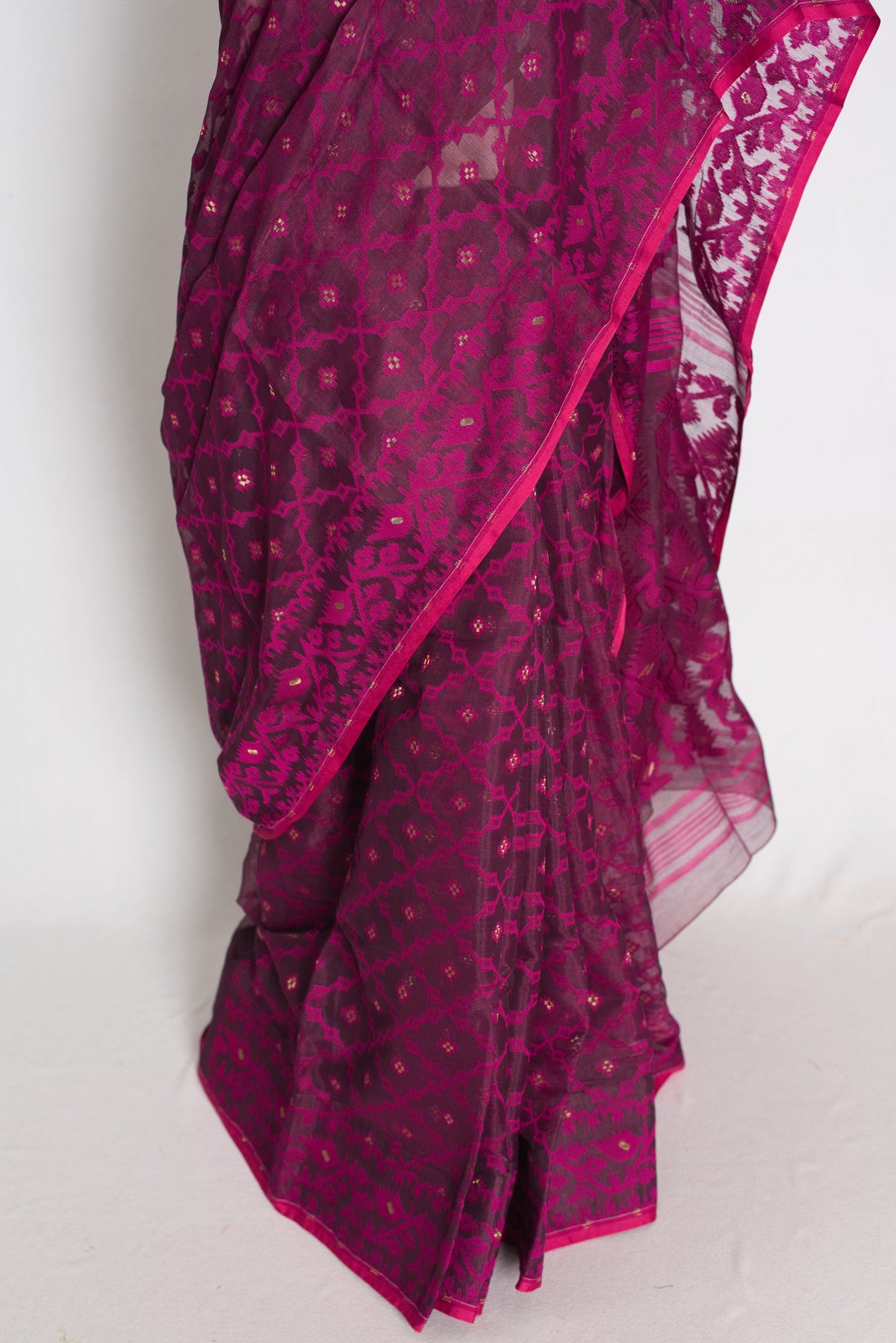 Trina : Magenta Soft Blended Cotton Jamdani Saree