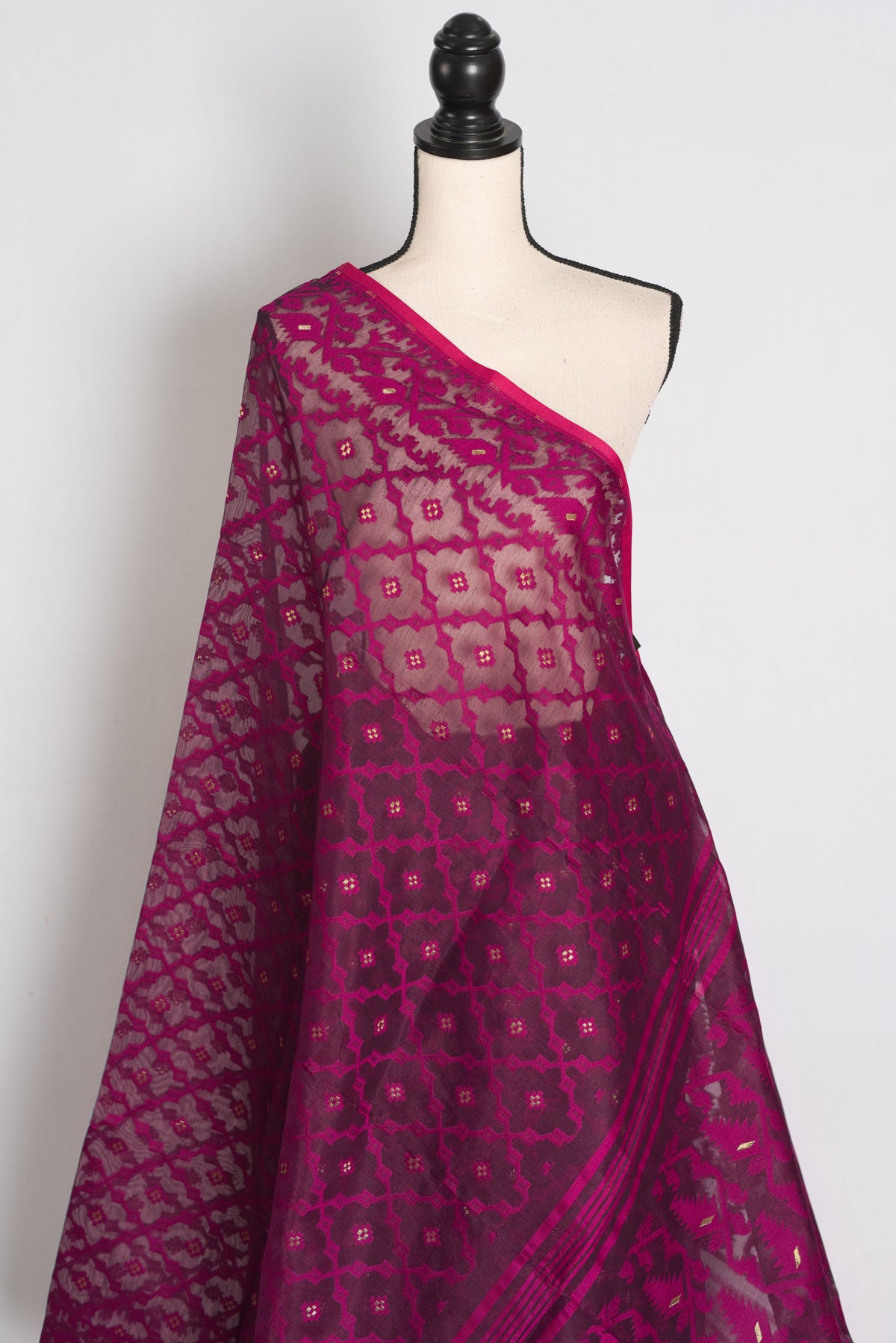 Trina : Magenta Soft Blended Cotton Jamdani Saree
