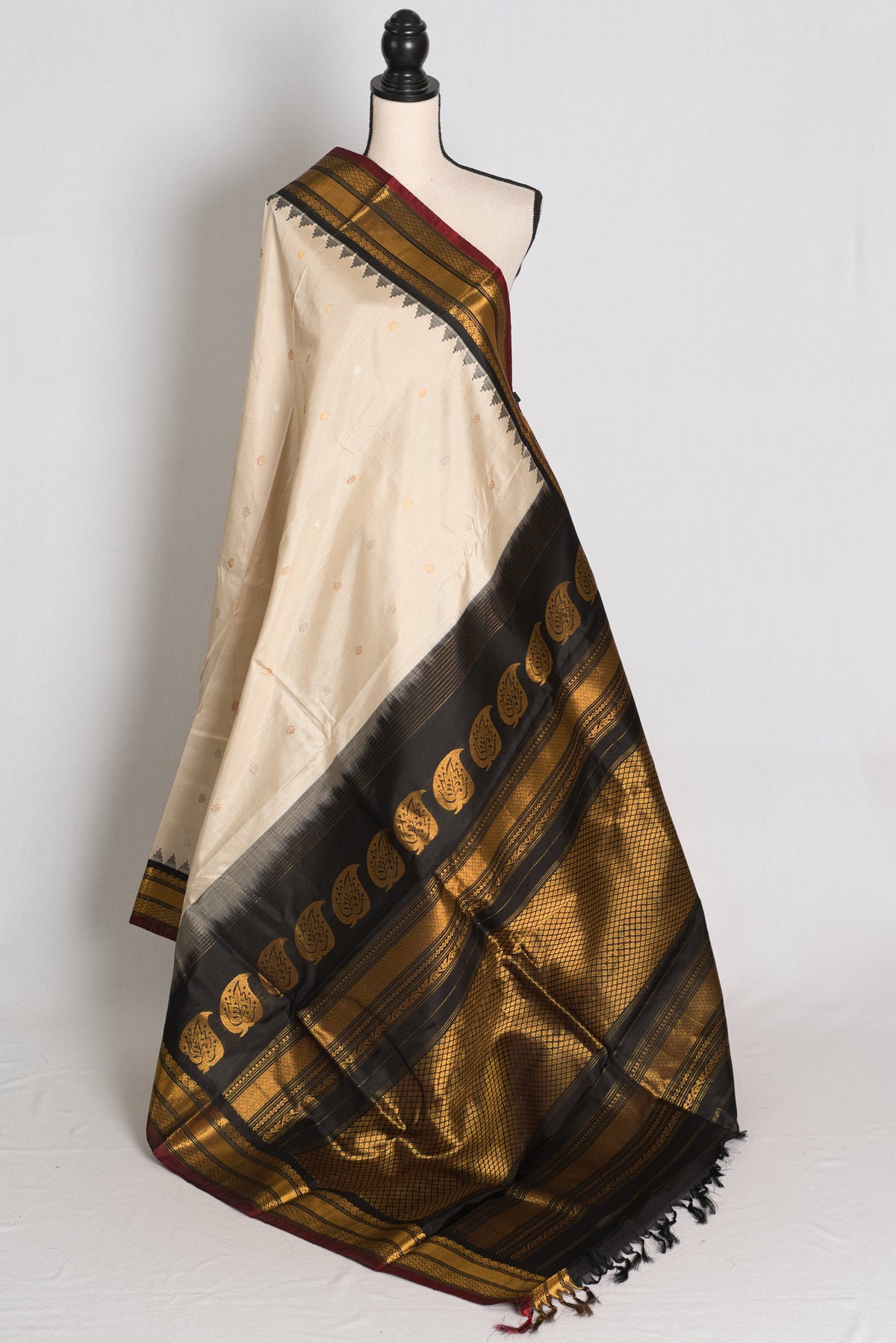 Rohini : Cream and Black Handwoven Pure Gadwal Silk Saree with Kanjivaram Style