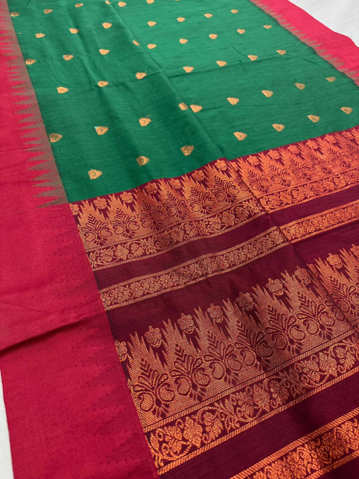 Mouni: Dark Green and Maroon Blended Cotton Gadwal Saree