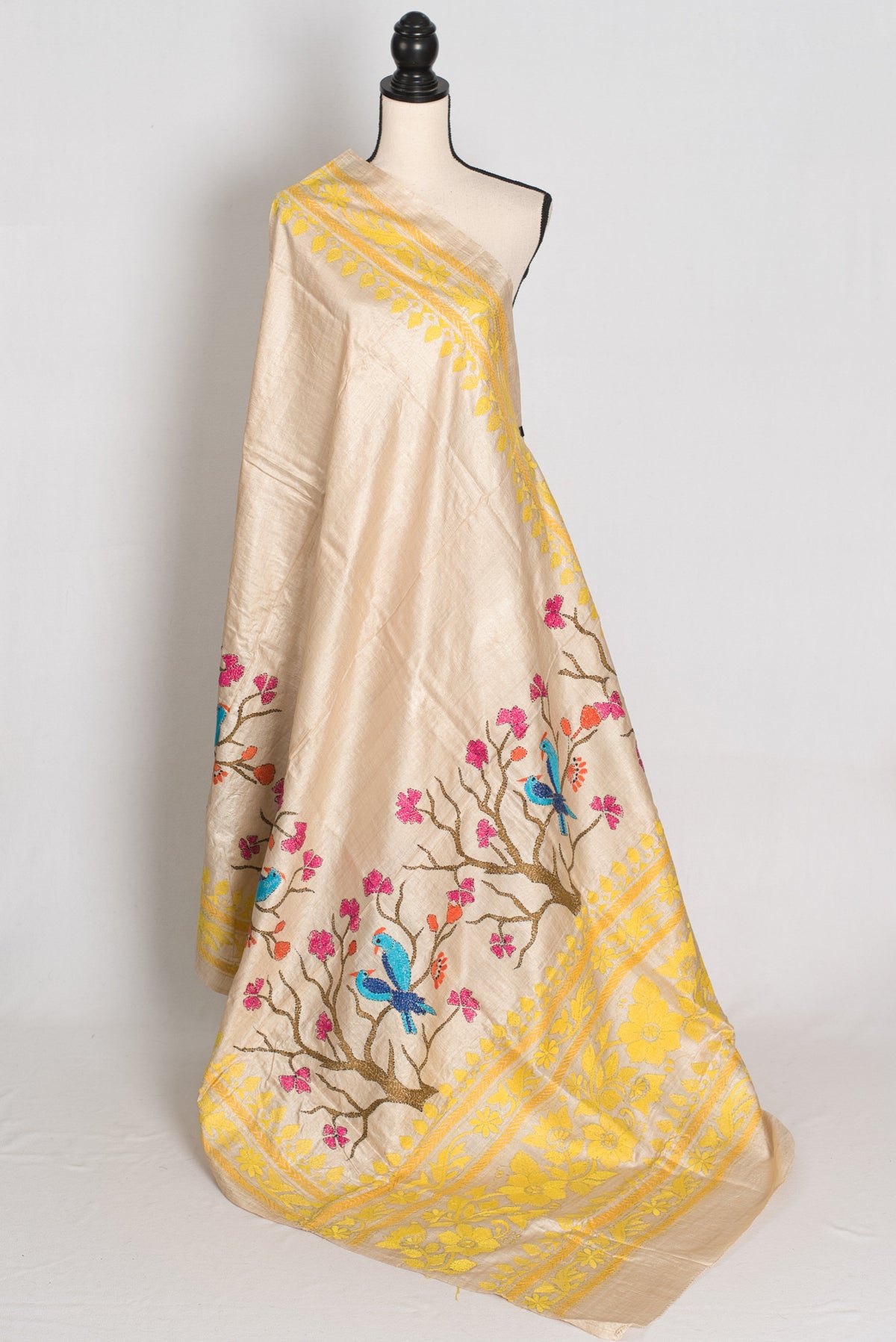 Srija : Beige and Yellow Hand Embroidered Kantha Stitch Pure Gachi Tussar Saree