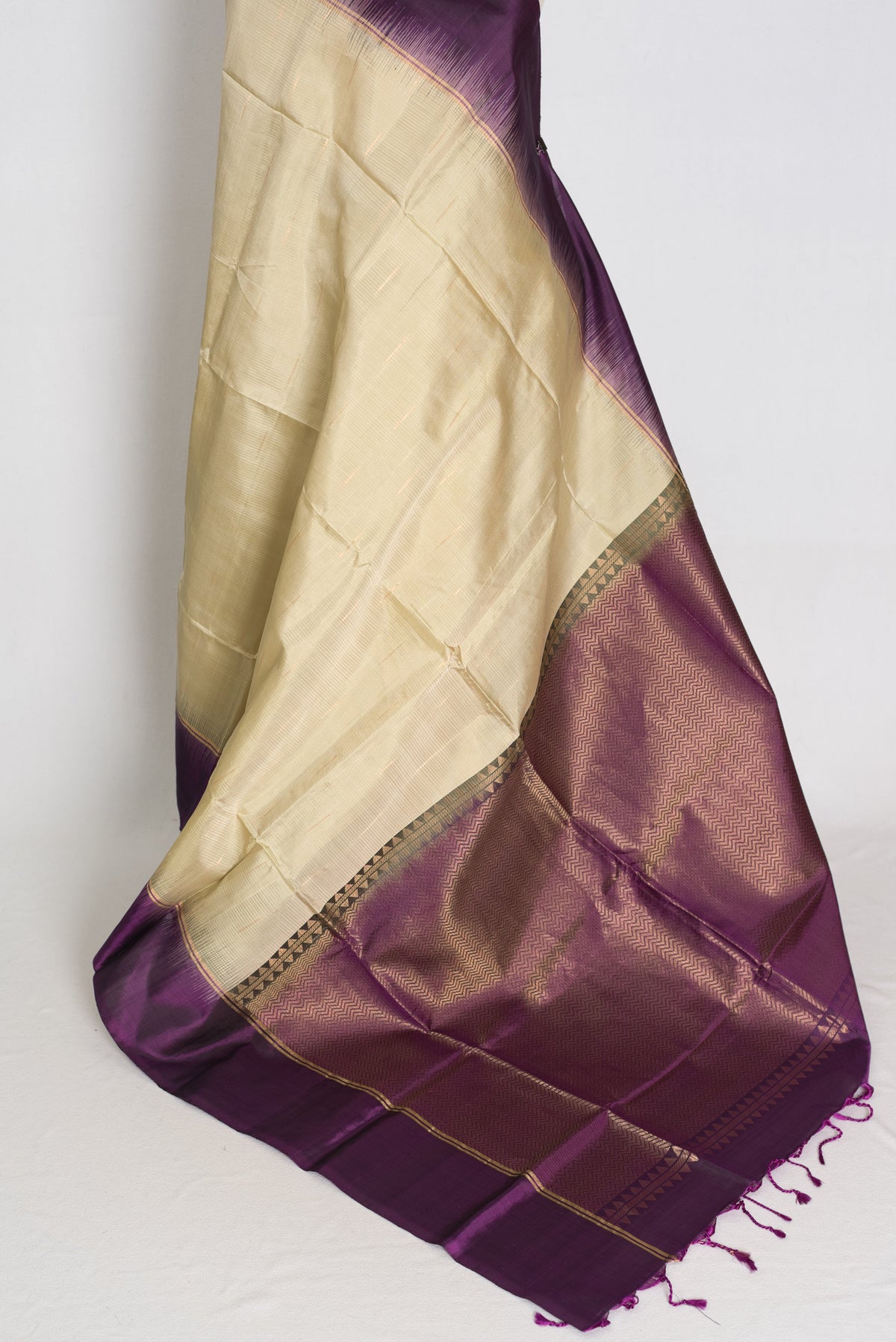 Lata : Light Green and Deep Purple Lightweight Kanjivaram Silk Saree