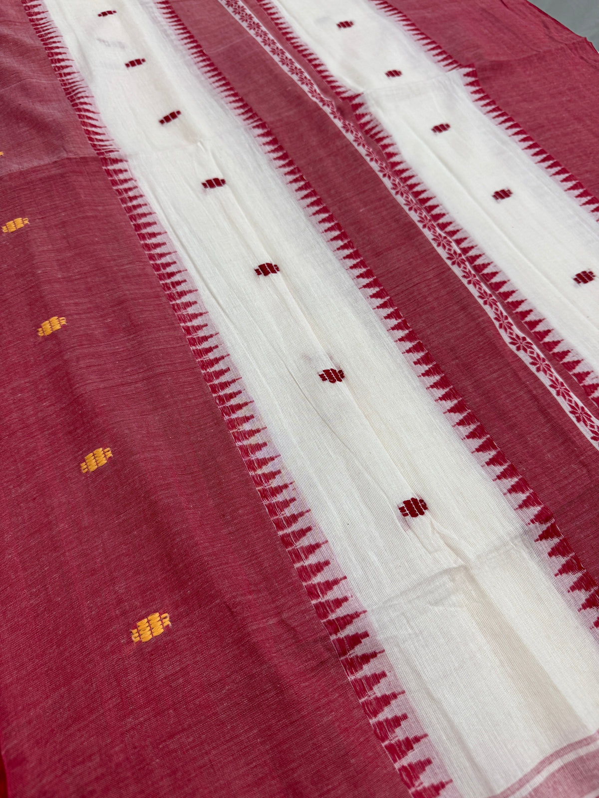 Sohini : White and Red Horizontal Stripes Dhaniakhali Soft Cotton Saree