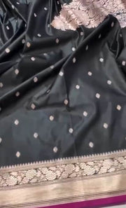 Excellent Banarasi Gold Zari Weaved Mashru Silk Saree