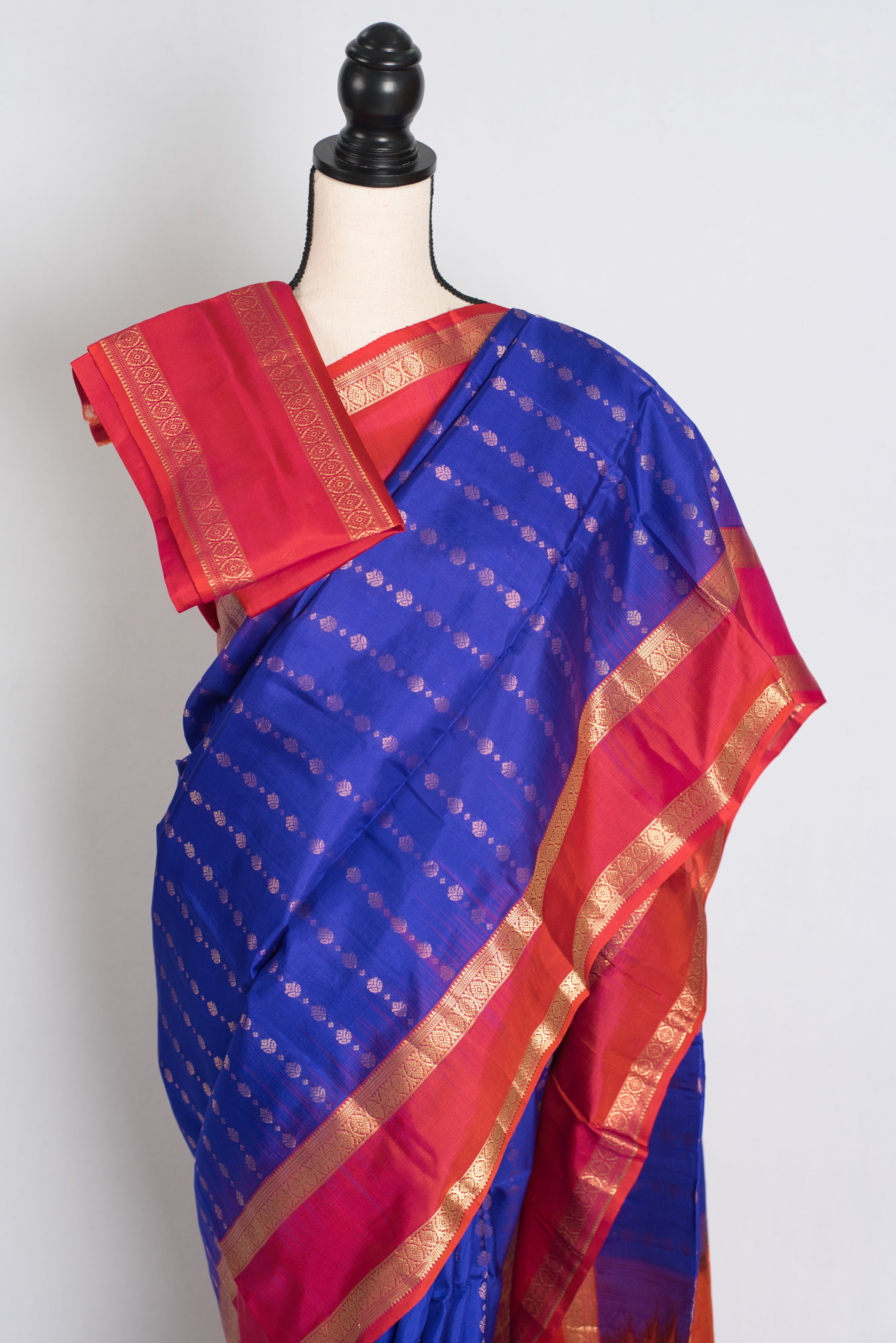 Raji : Silk Mark Certified Kanchipuram Silk Saree in Royal Blue