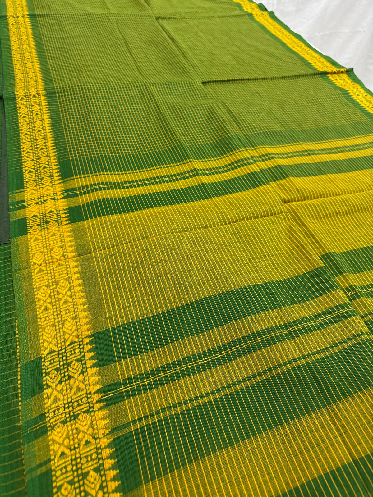 Gayetri : Green and Yellow Micro Checks Soft Cotton Dhaniakhali Saree