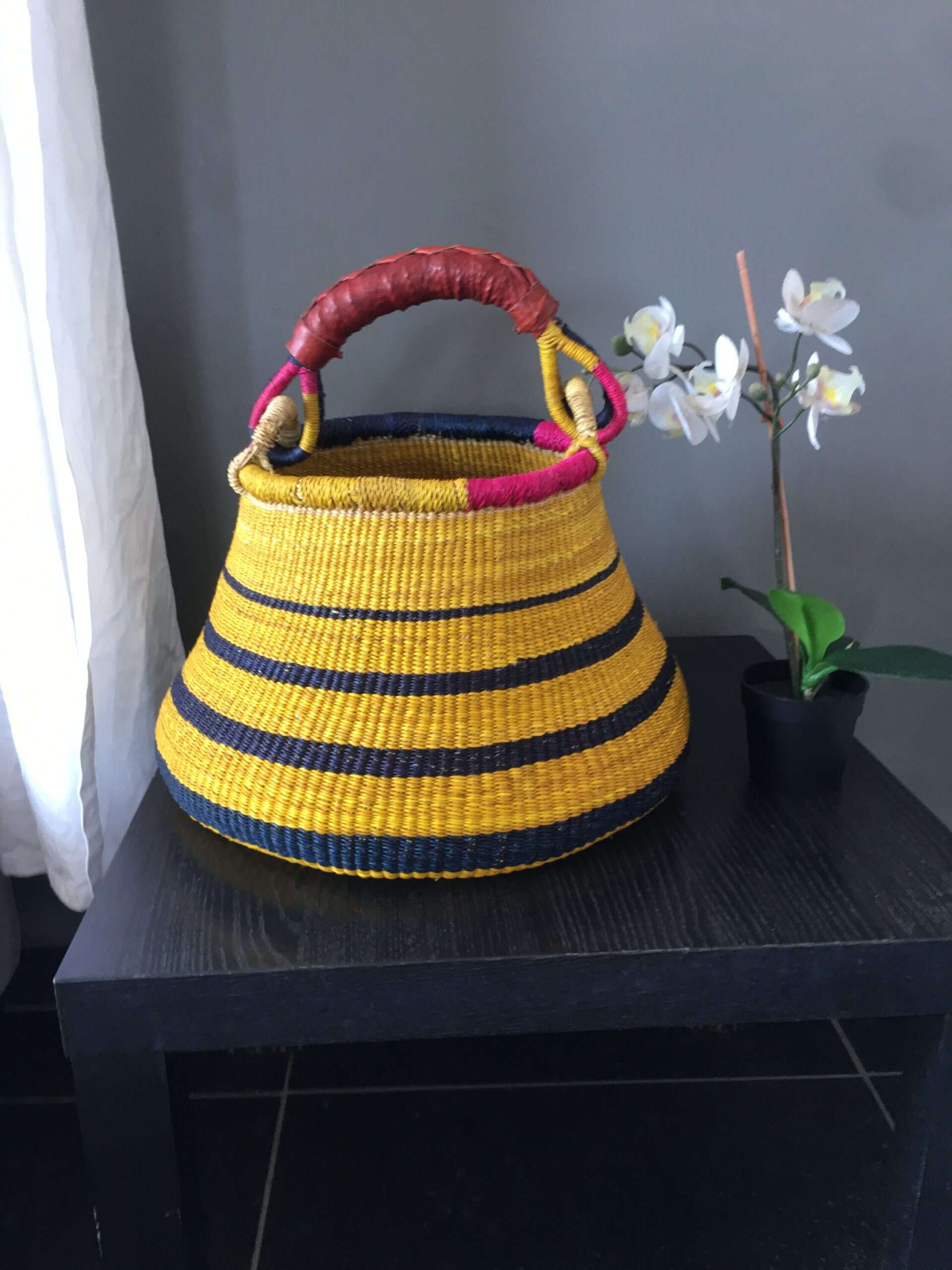 Batakari Woven pot basket,