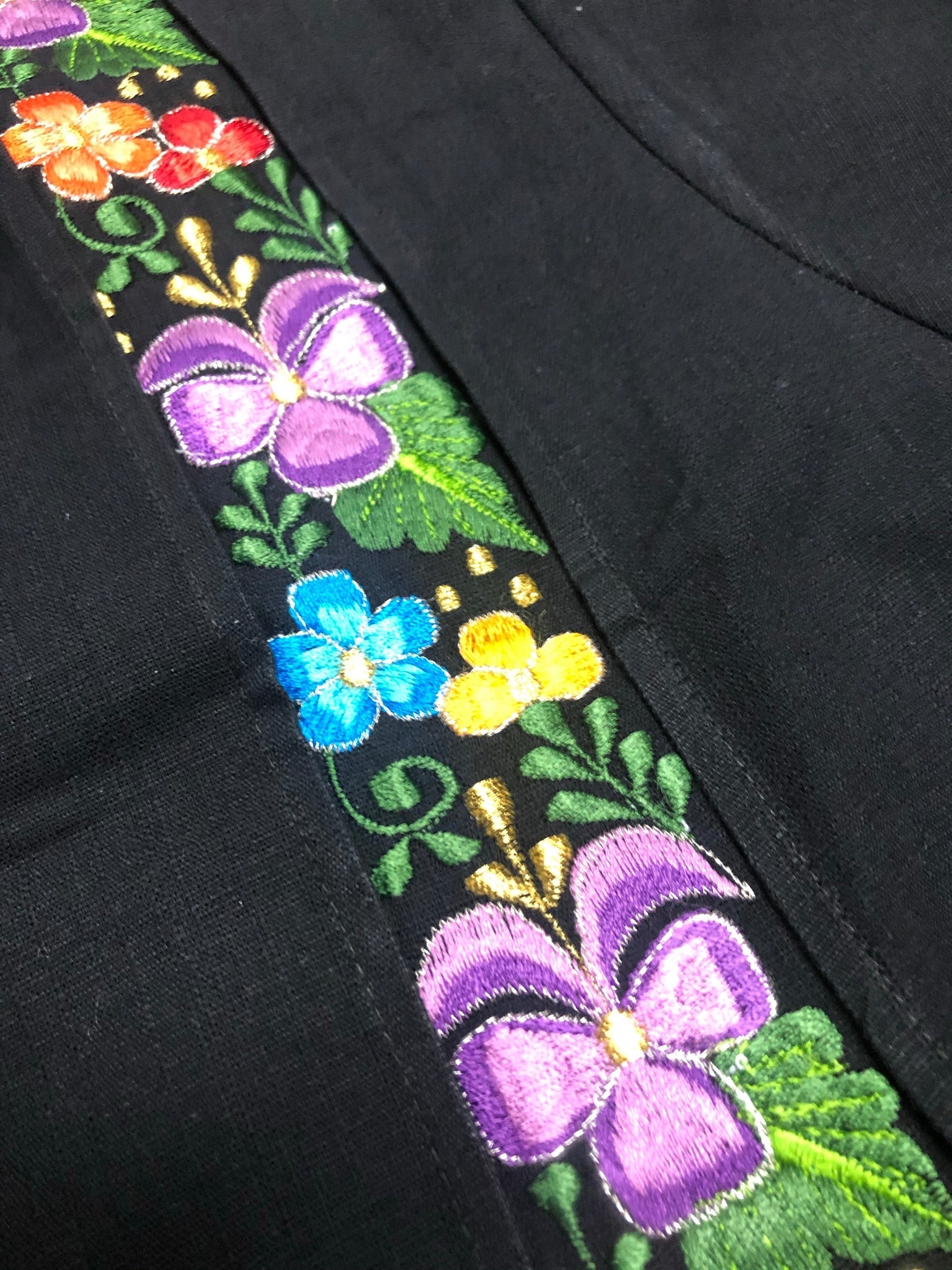 Men’s Guayabera Floral Black