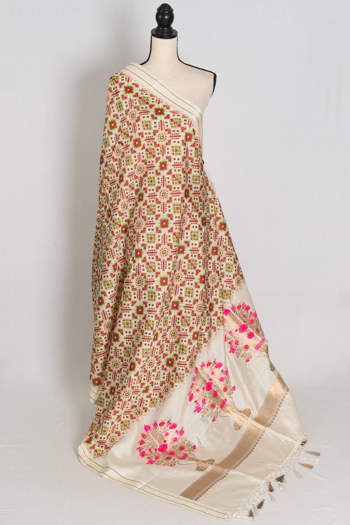 Ira : Off-White Ikkat Print Banarasi Katan Silk Saree – 38 Size Blouse
