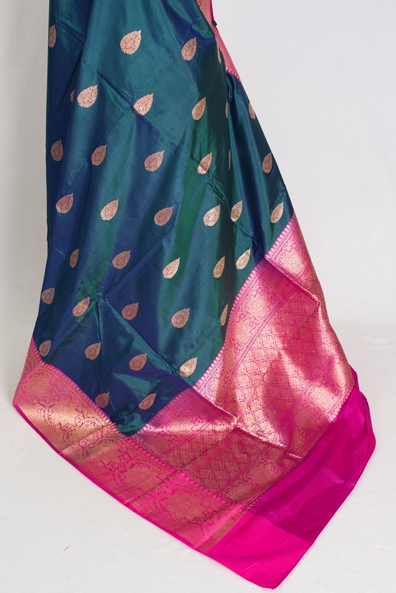 Jaya : Certified Silk Banarasi Saree in Peacock Green and Pink