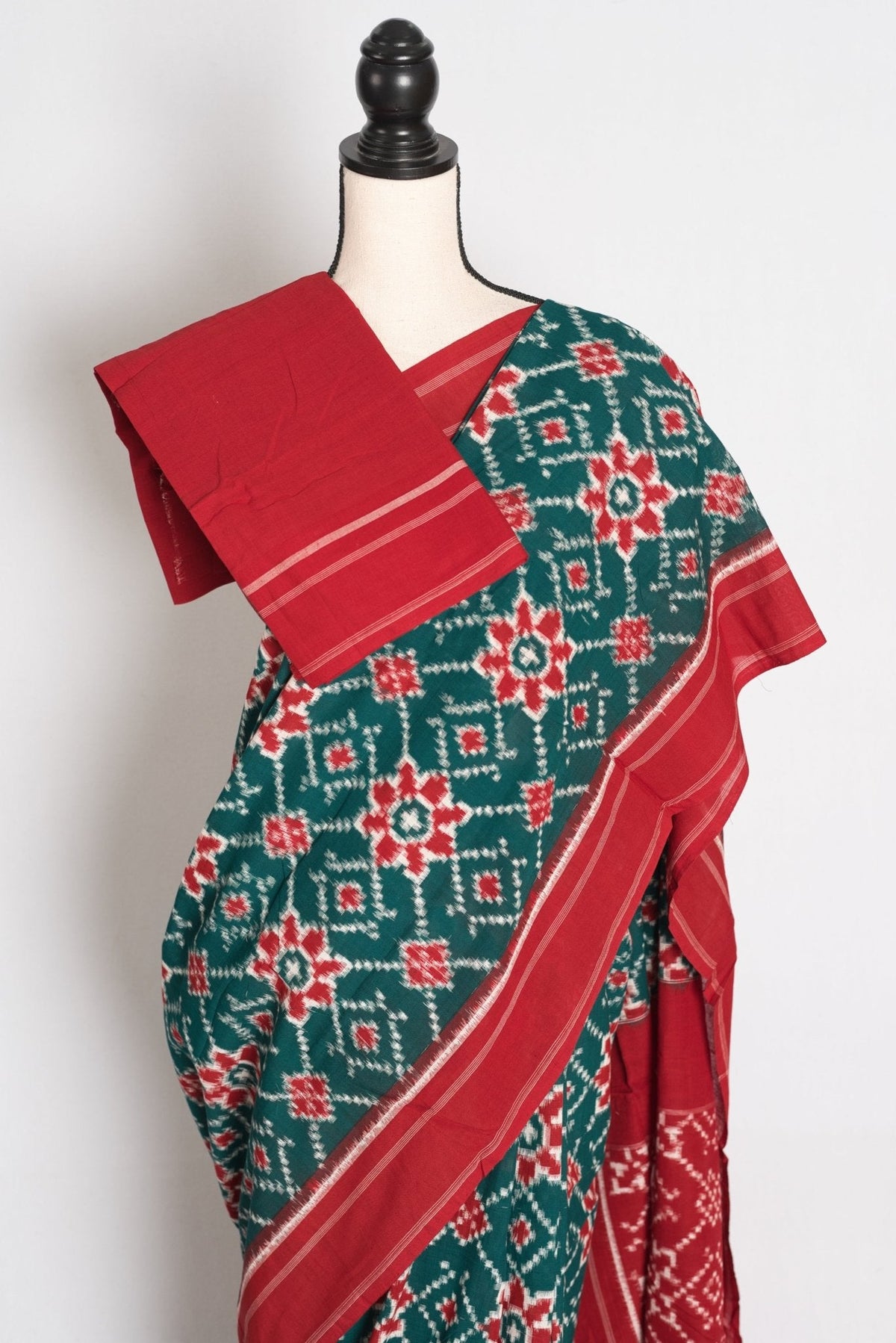 Jui : Bottle Green & Red Telia Rumal Pochampally Double Ikat Pure Cotton Saree