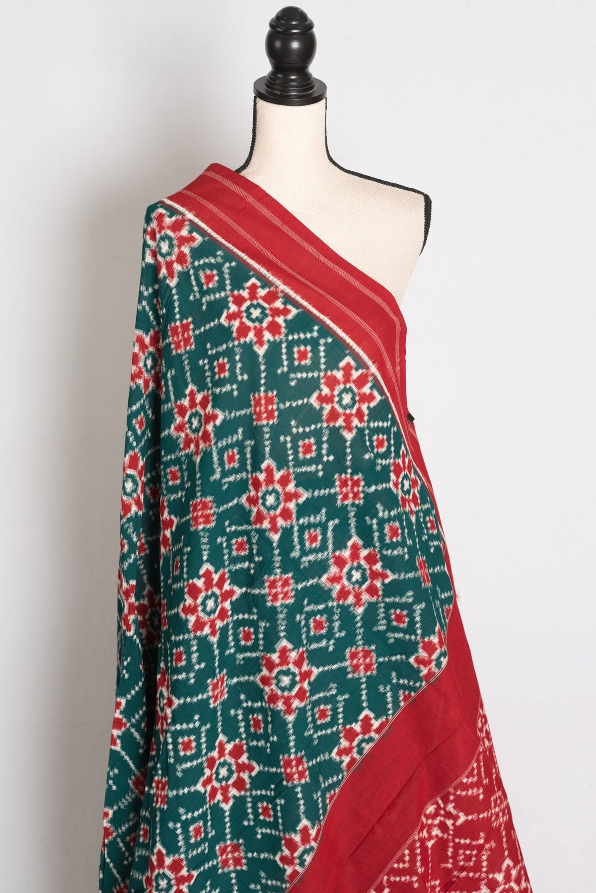 Jui : Bottle Green & Red Telia Rumal Pochampally Double Ikat Pure Cotton Saree
