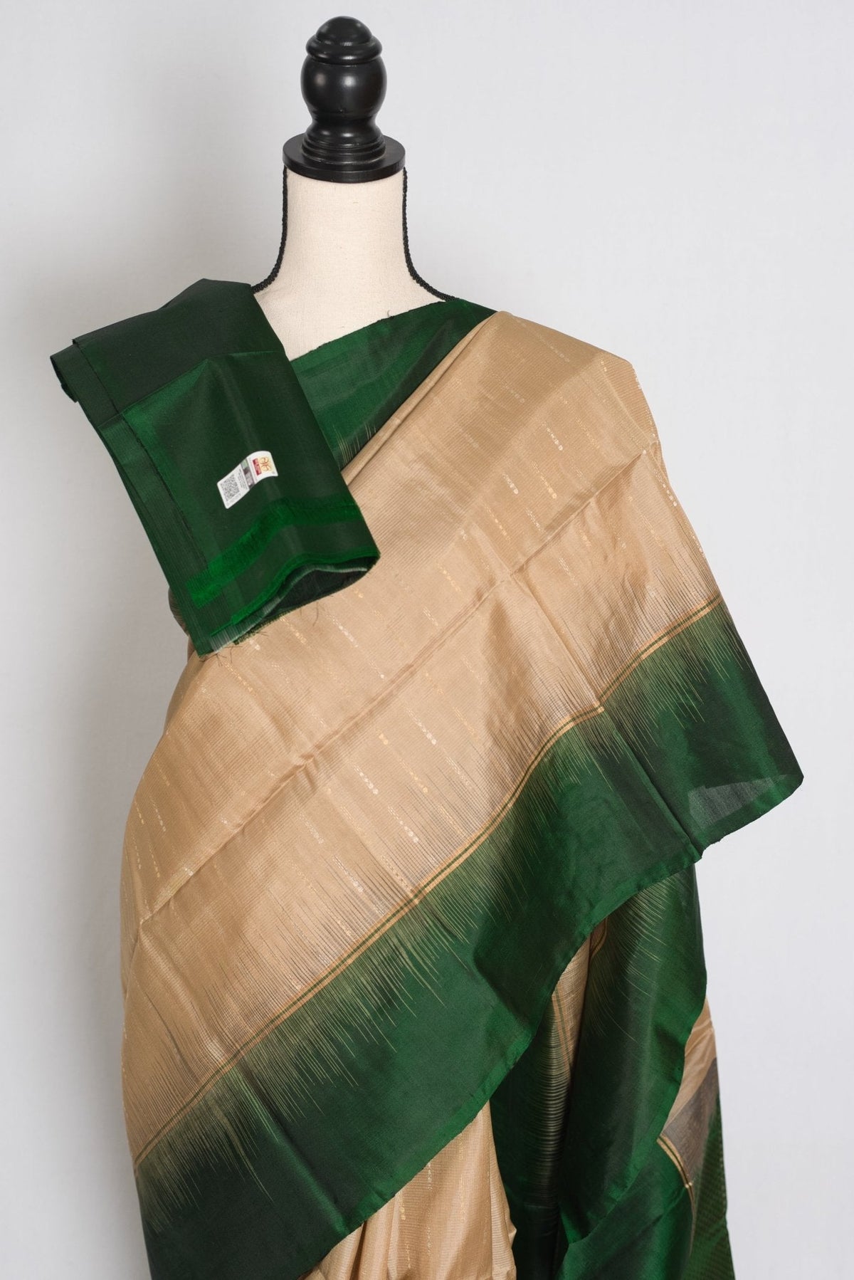 Mehuli : Clay Brown and Bottle Green Lightweight Kanjivaram Silk Saree