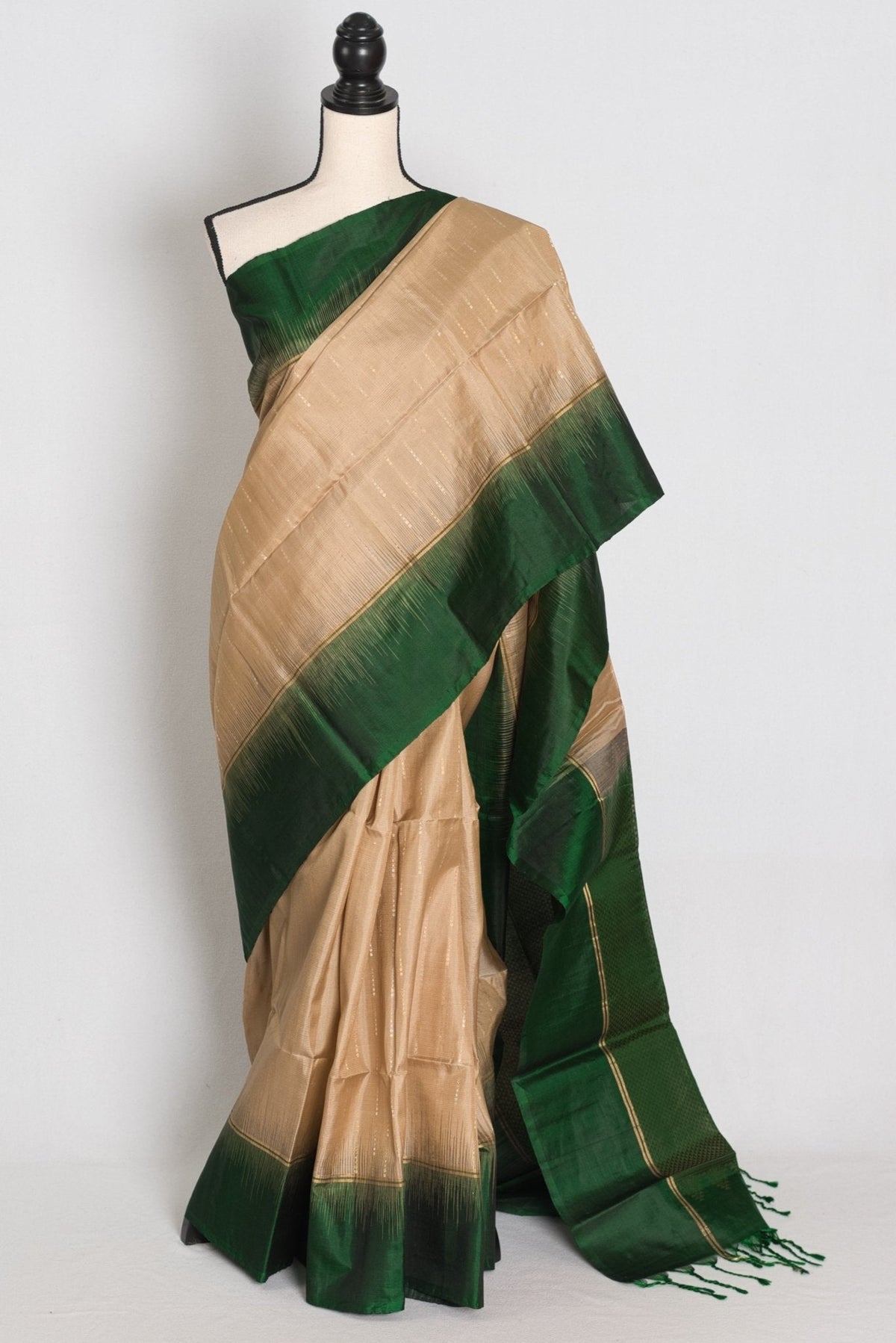 Mehuli : Clay Brown and Bottle Green Lightweight Kanjivaram Silk Saree