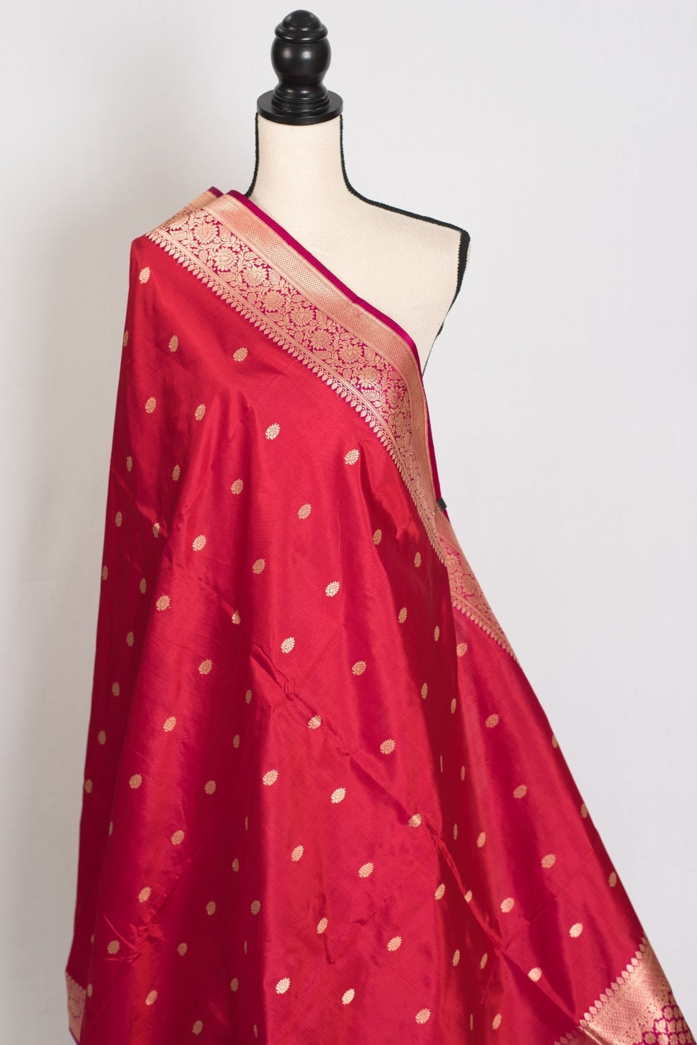 Nargis : Certified Silk Banarasi Saree in Rosy Red and Magenta