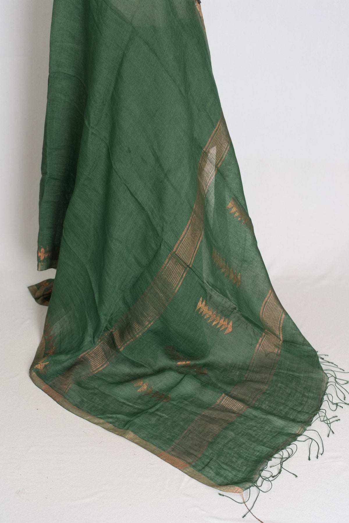 Nidhi : Forest Green Pure Linen by Linen Bengali Linen Jamdani Saree